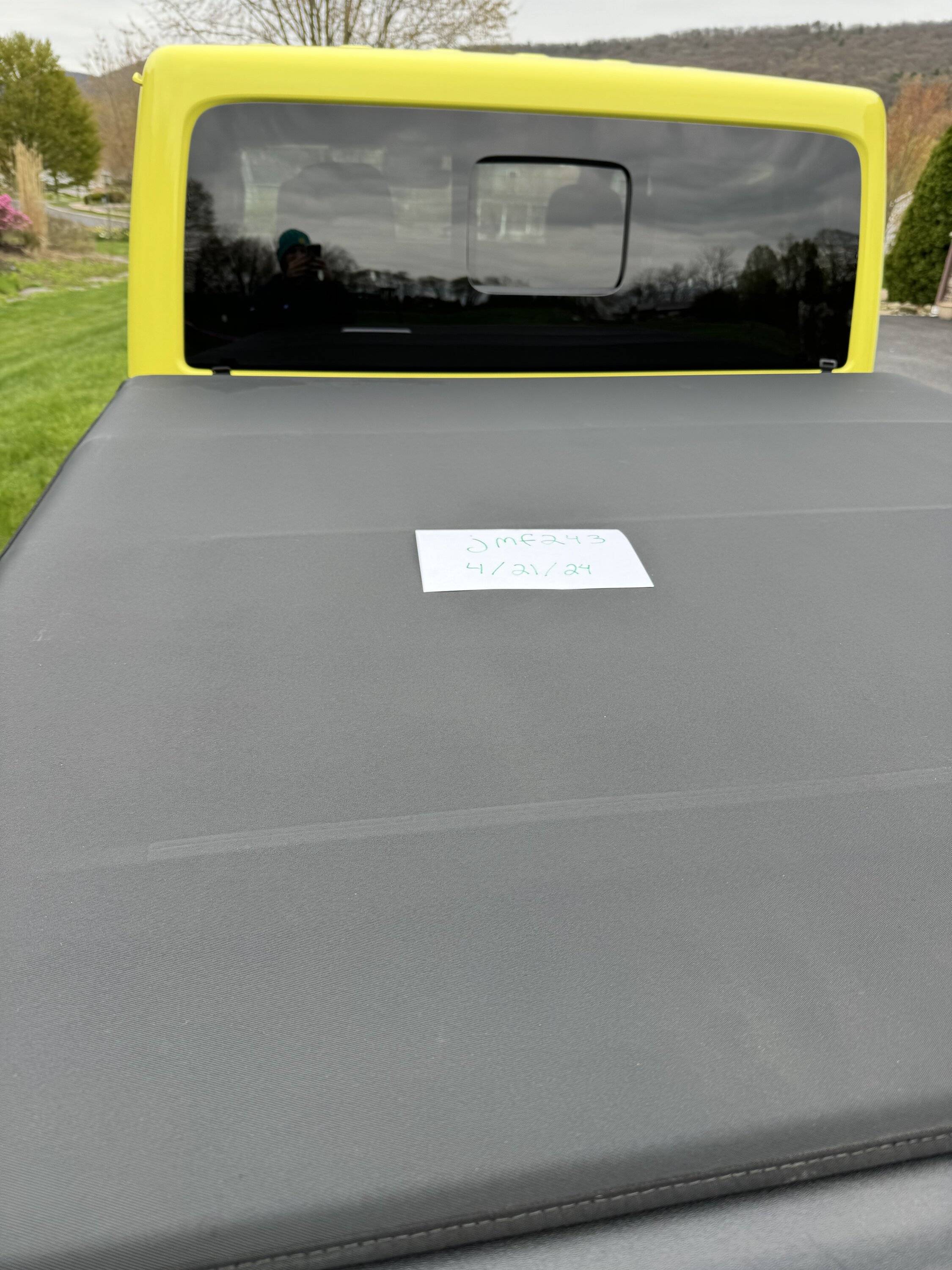 Jeep Gladiator Mopar Soft Roll-up Tonneau Cover 1 day old IMG_1076