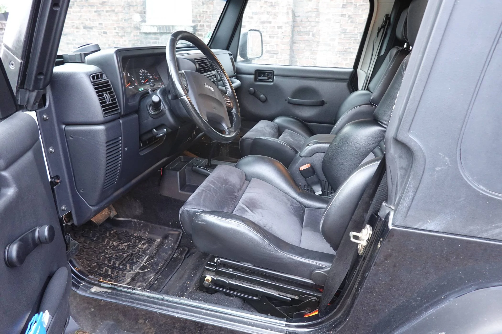 Jeep Gladiator Old school vs new school DSC01374