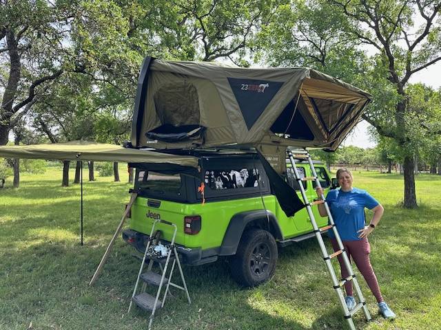Jeep Gladiator Alu-Cab Contour Canopy Roll Call - not Camper IMG_6821