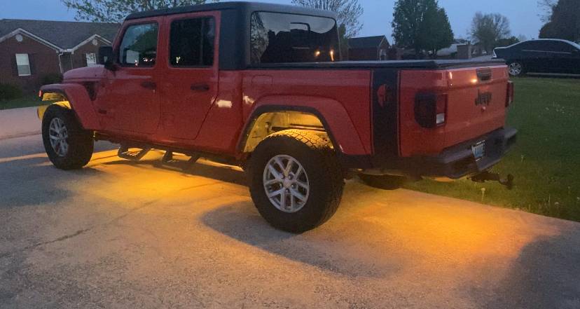 Jeep Gladiator Magnetic rock lights IMG_4962