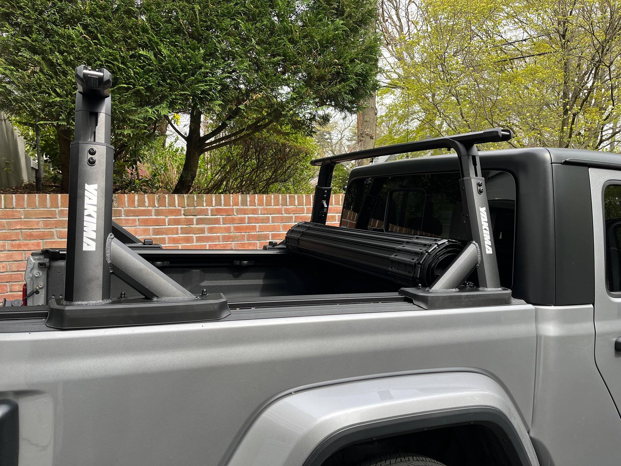 Jeep Gladiator BAK x4 Revolver rolling tonneau Install and review IMG_1231