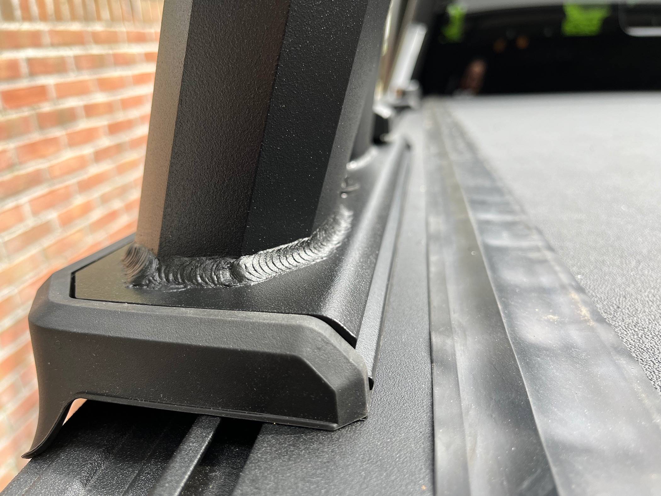Jeep Gladiator BAK x4 Revolver rolling tonneau Install and review IMG_1233