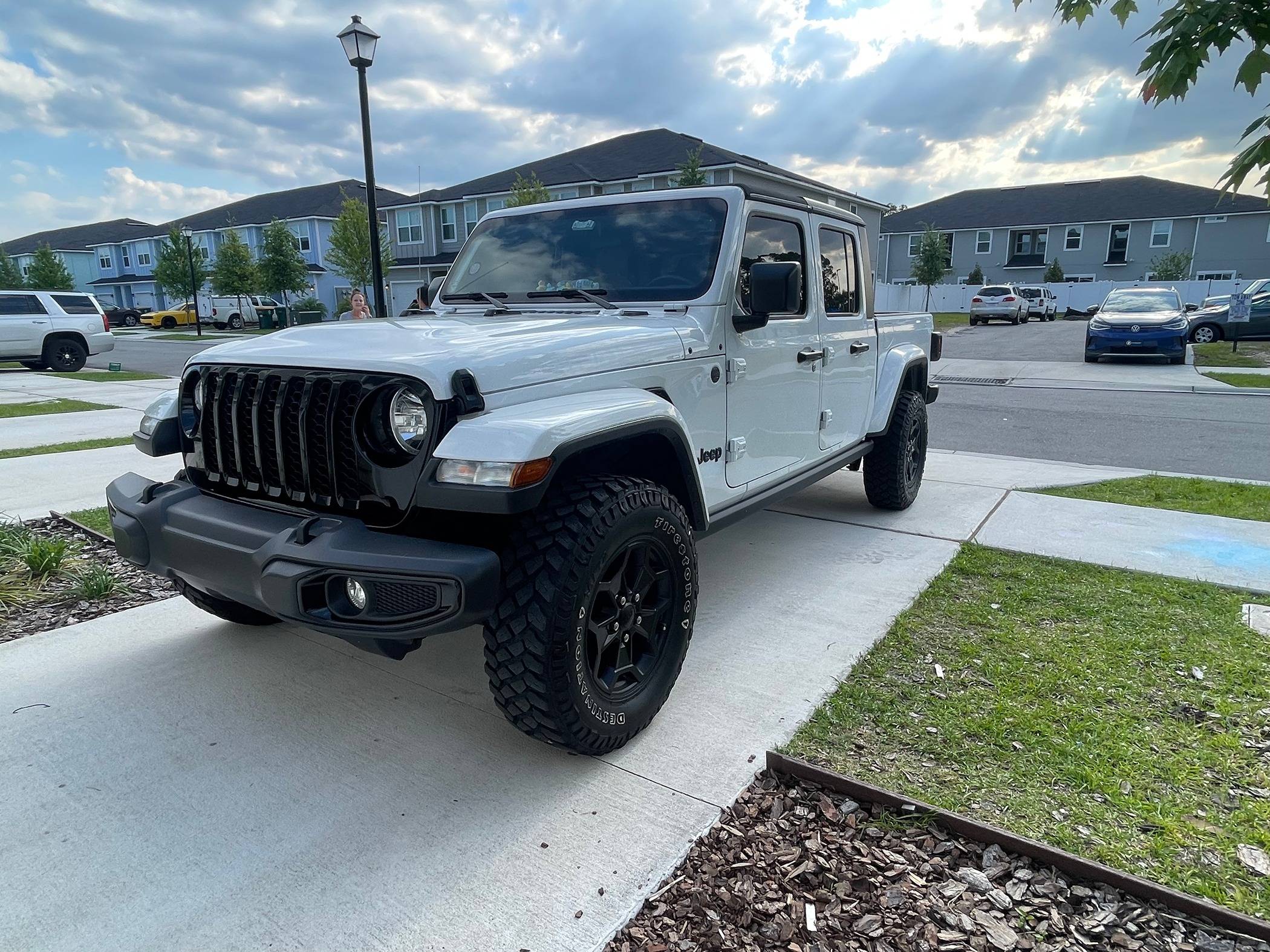 Jeep Gladiator 2022 Gladiator Willy’s, ~25k miles, $34,500obo Exterior Front Angle Driver