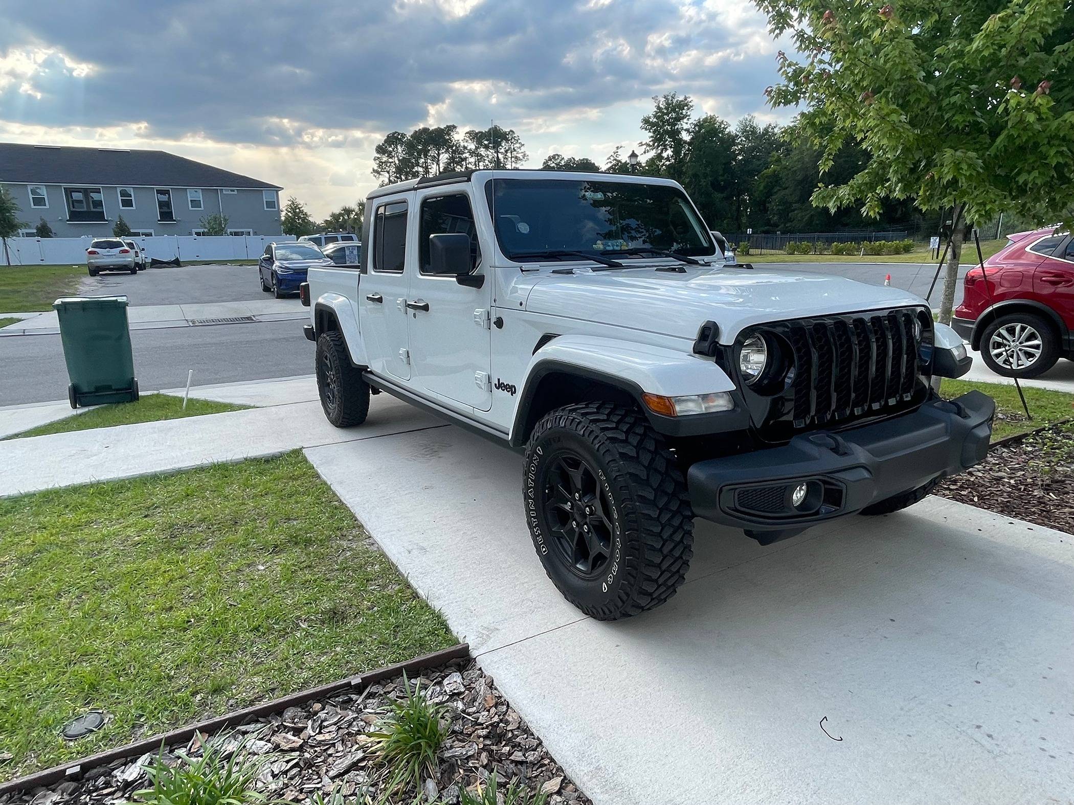 Jeep Gladiator 2022 Gladiator Willy’s, ~25k miles, $34,500obo Exterior Front Angle Pass