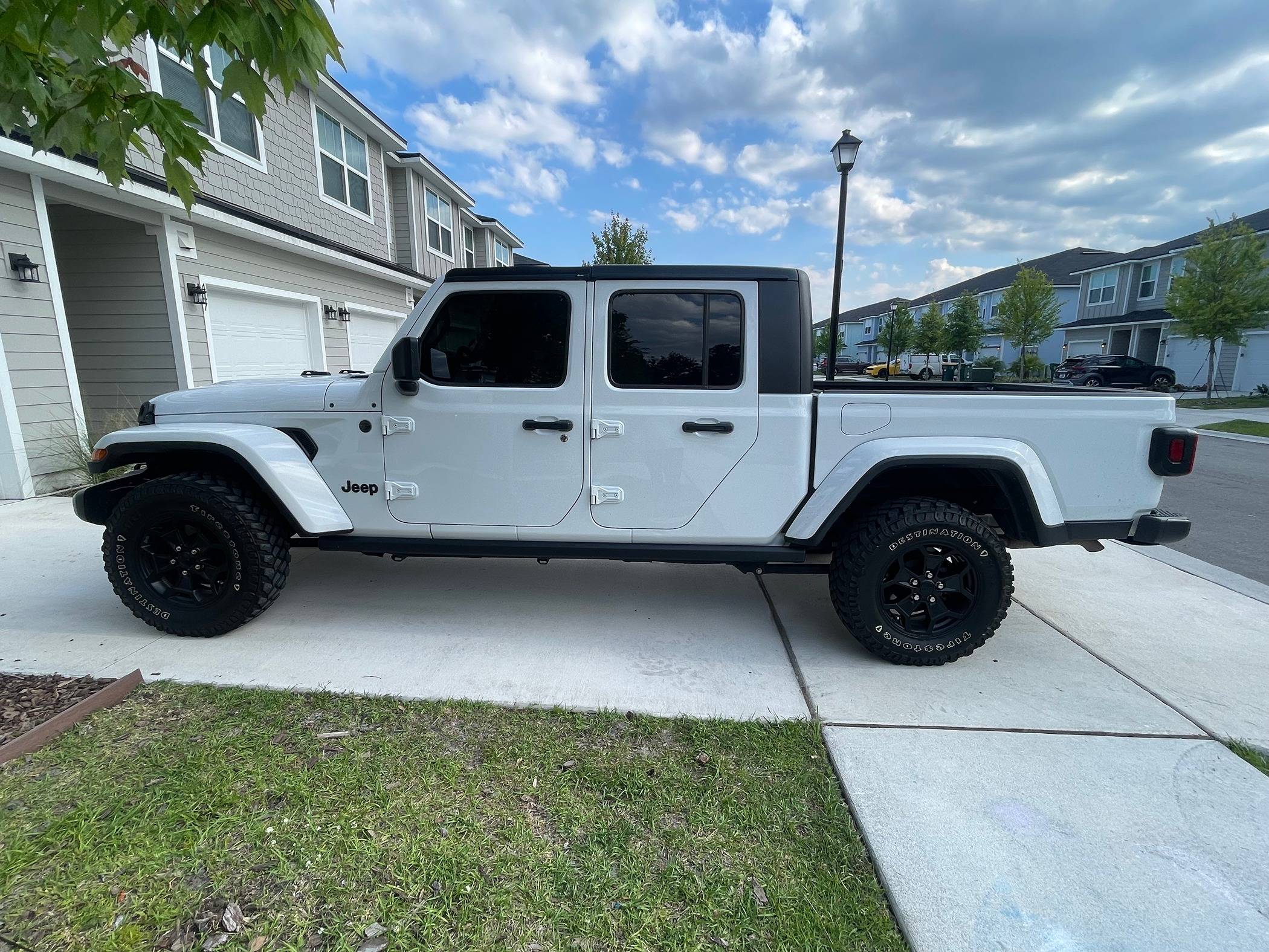 Jeep Gladiator 2022 Gladiator Willy’s, ~25k miles, $34,500obo Exterior Drivers Full