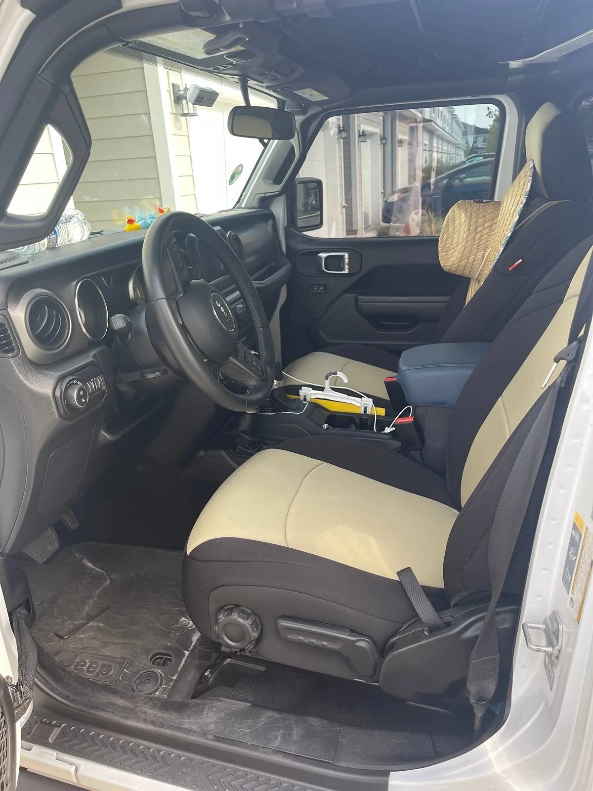 Jeep Gladiator 2022 Gladiator Willy’s, ~25k miles, $34,500obo Interior Front D