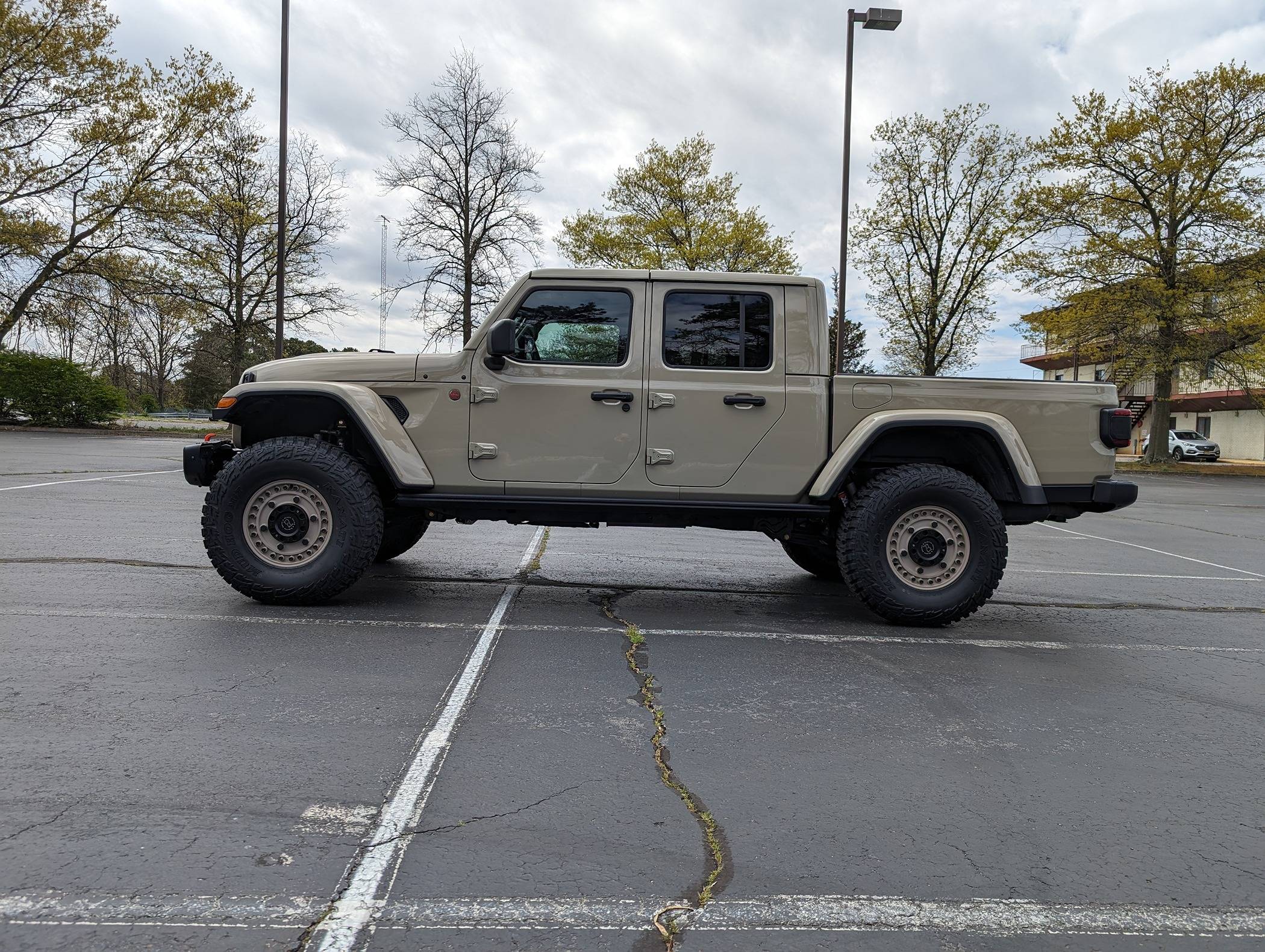 Jeep Gladiator New 37" Mud Hogs .. PXL_20240425_151009834