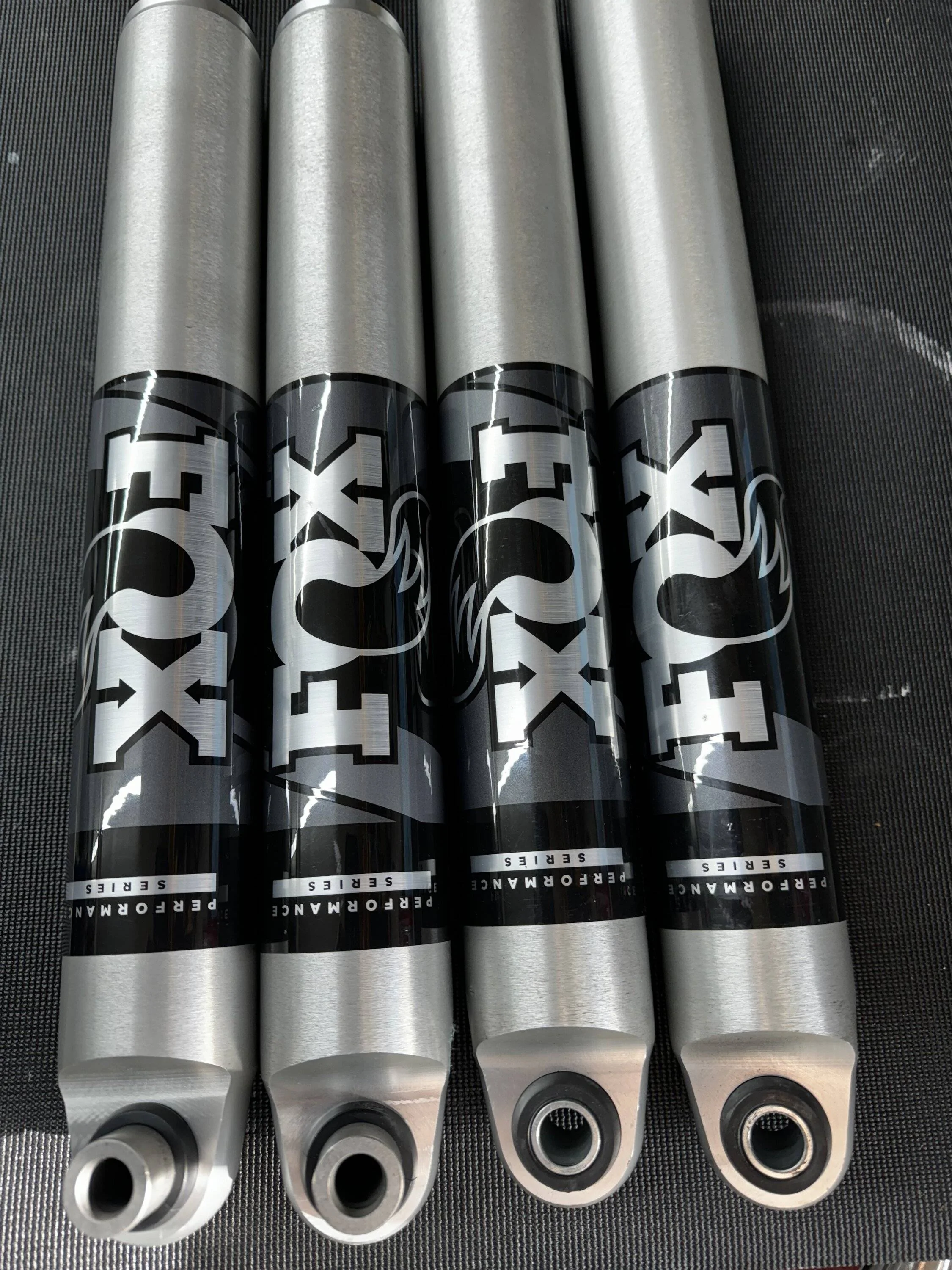 Jeep Gladiator Jeep JT Gladiator 2’ to 3” FOX PERFORMANCE SERIES 2.0 IFP SHOCKS IMG_0960