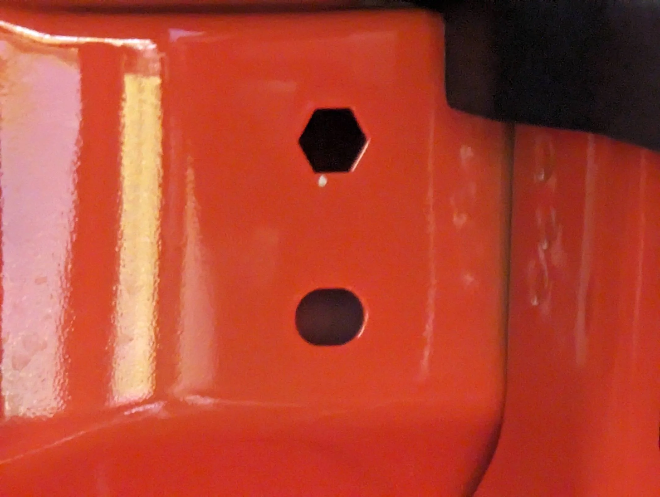 Jeep Gladiator Bed Holes? Do these holes have a purpose? PXL_20240425_224631853