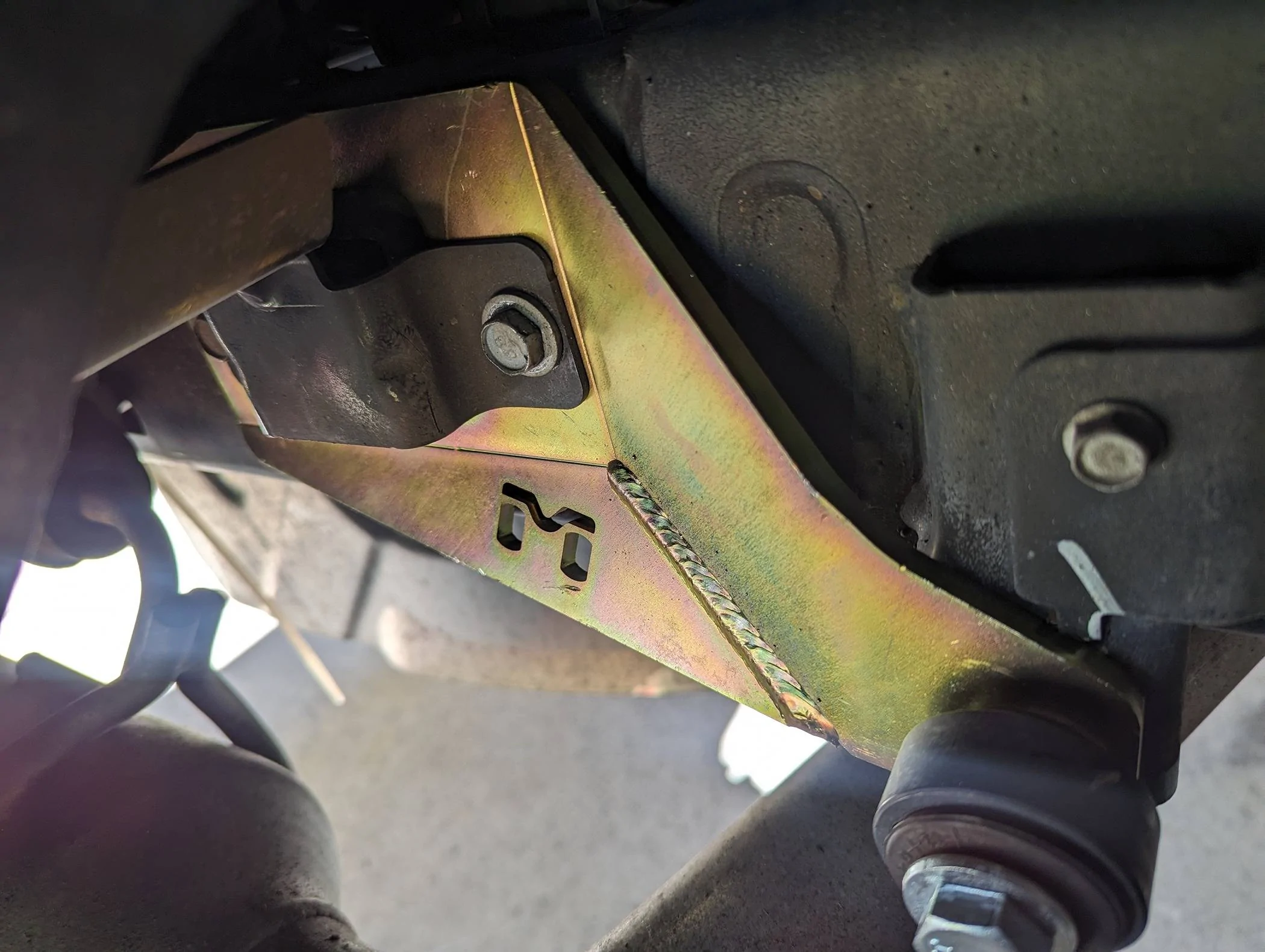 Jeep Gladiator Swaybar Endlink Re-enforcement bracket from 41.22 PXL_20230828_163612374