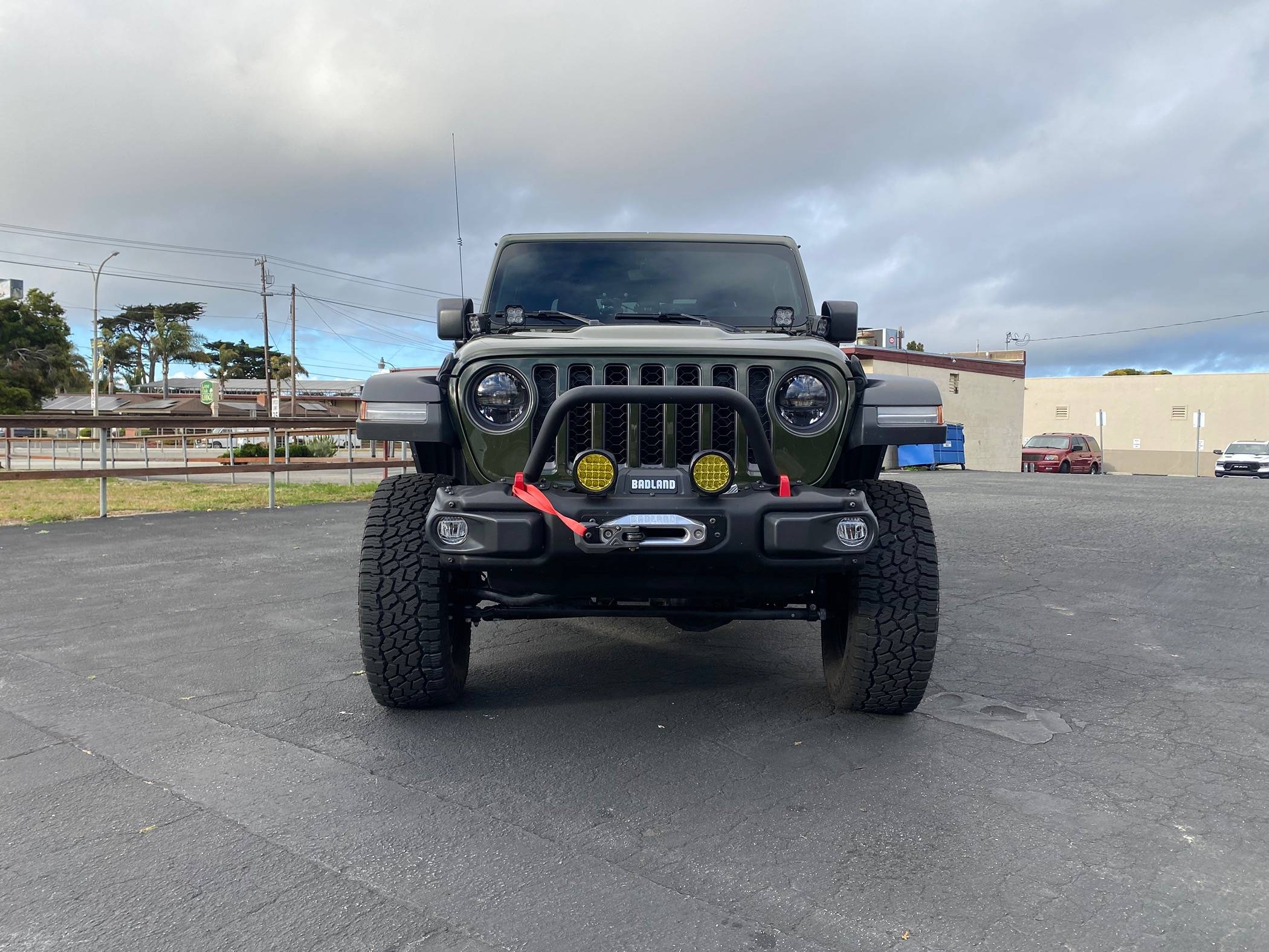 Jeep Gladiator Lift installed. Tire is all jacked. Help. IMG_0968
