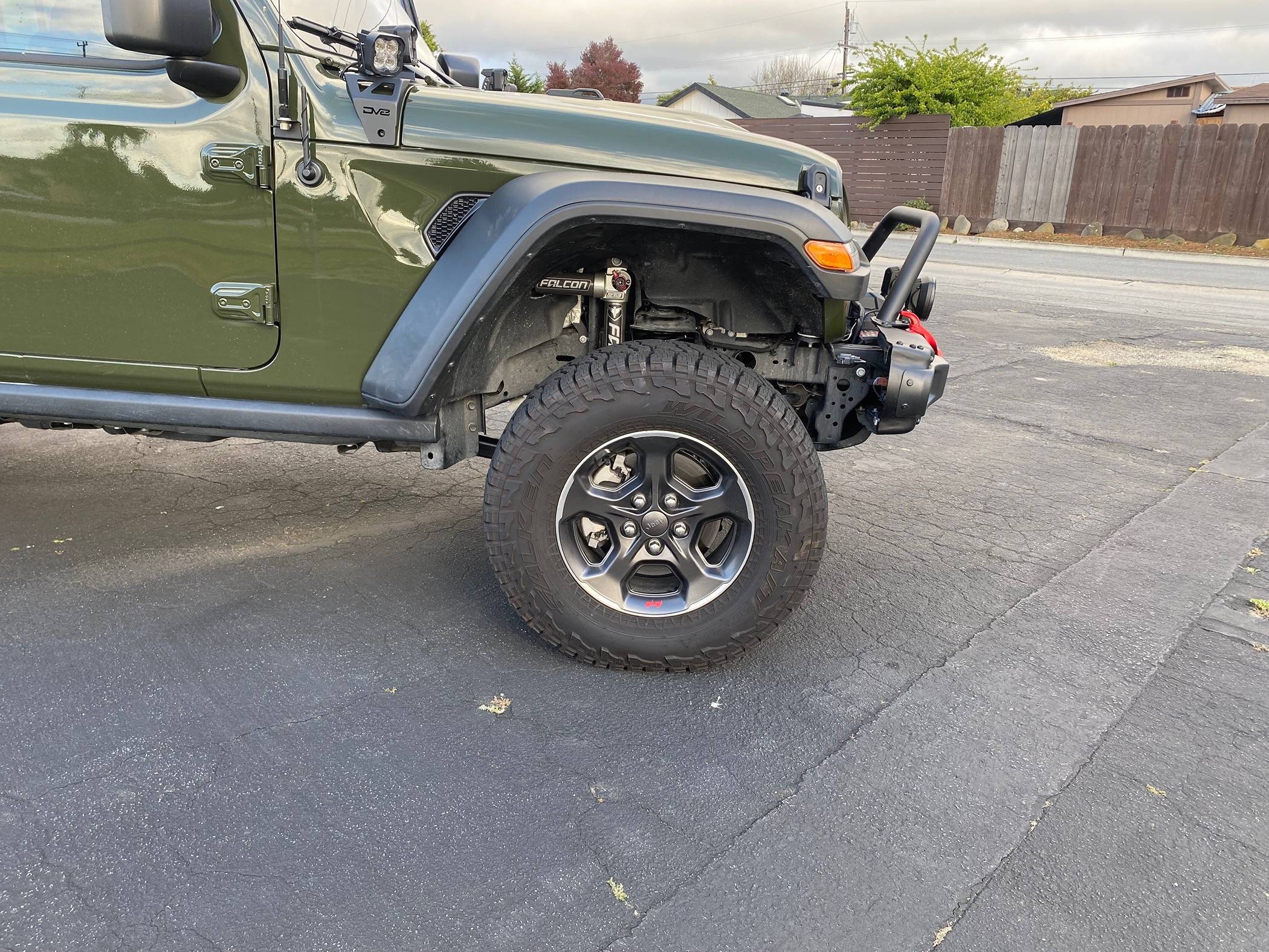 Jeep Gladiator Lift installed. Tire is all jacked. Help. IMG_0972