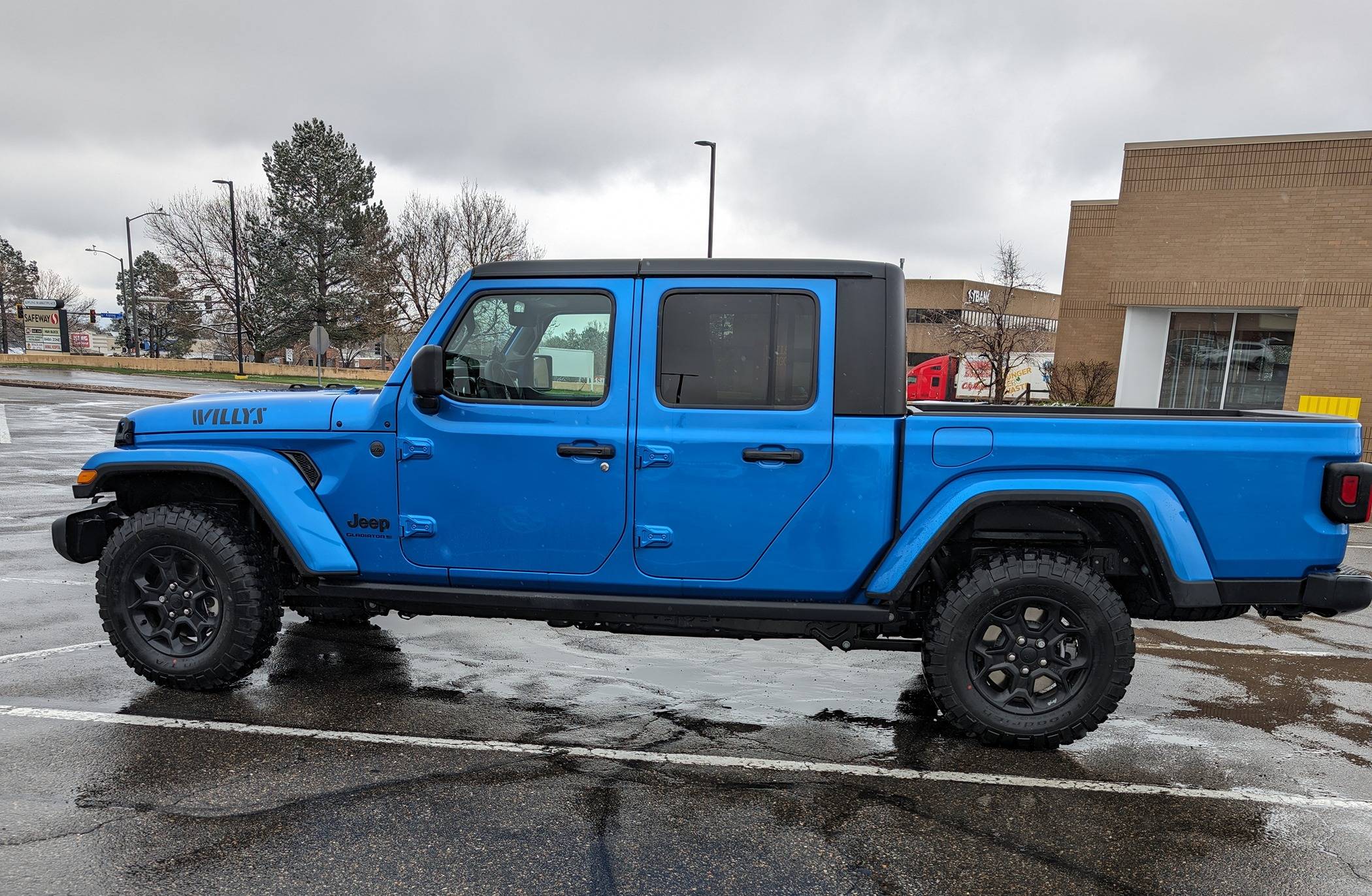 Jeep Gladiator Colorado or Front Range Gladiator owners PXL_20240420_210558391~(1)