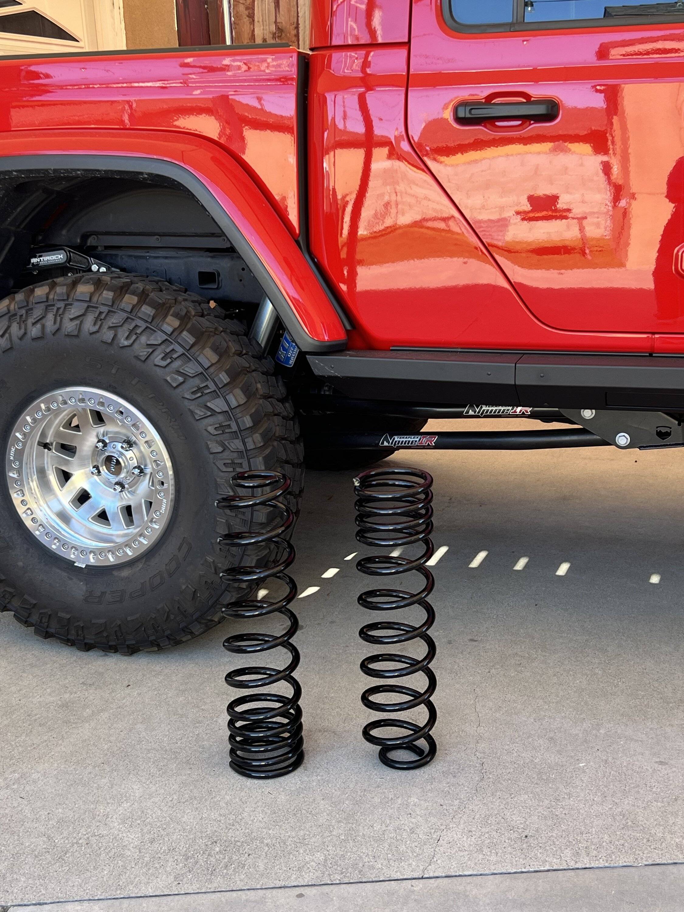 Jeep Gladiator Evo 6.5” Rear Plush Coils IMG_9986