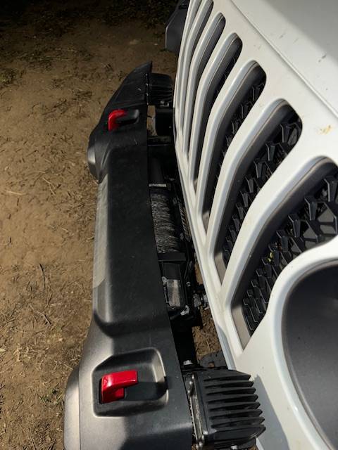 Jeep Gladiator Another winch in a plastic bumper. IMG_3038