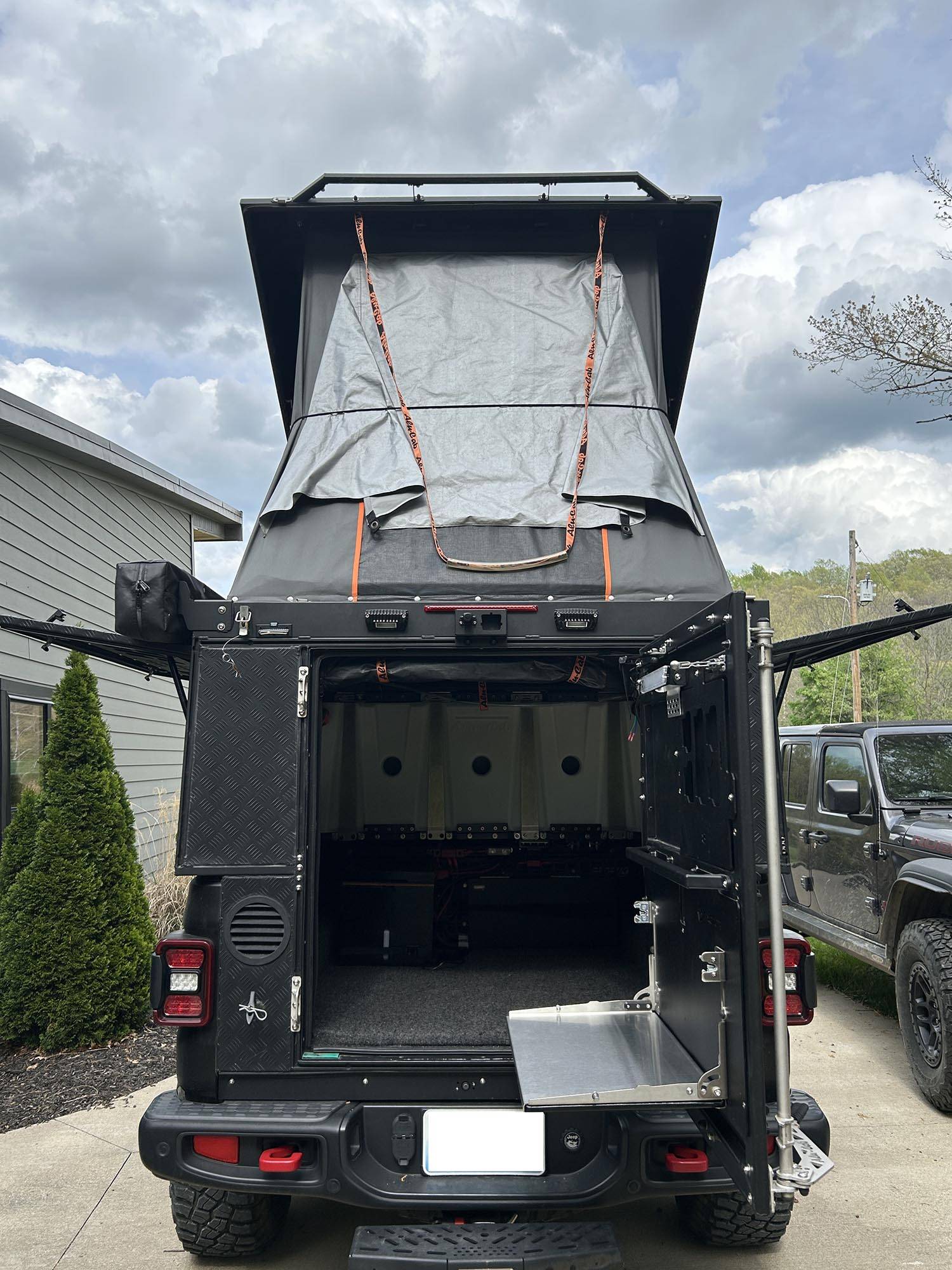 Jeep Gladiator Alu-Cab Canopy Camper with Redarc RedVision Rogue for Jeep Gladiator IMG_4749.JPG
