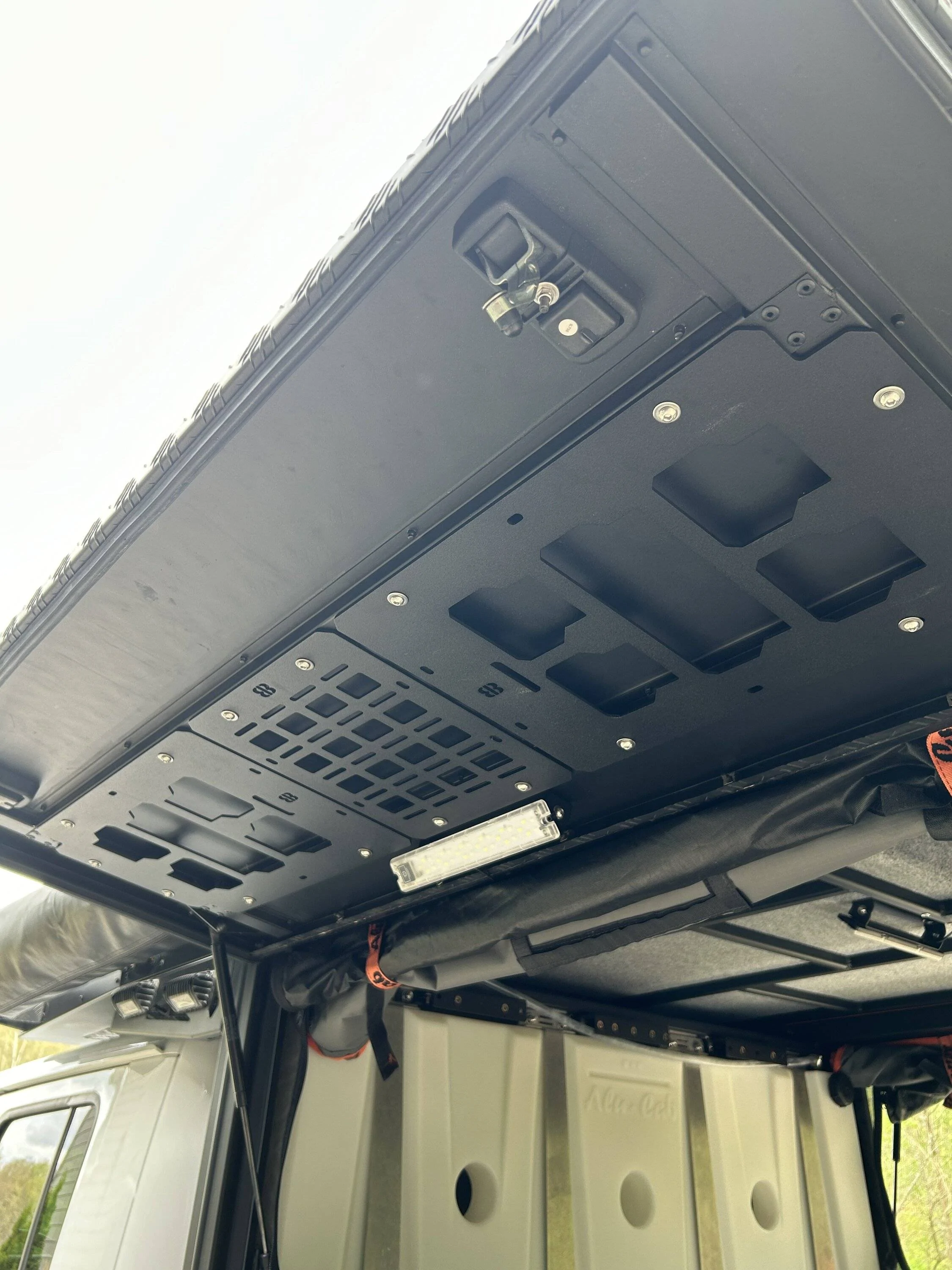 Jeep Gladiator Alu-Cab Canopy Camper with Redarc RedVision Rogue for Jeep Gladiator IMG_4752
