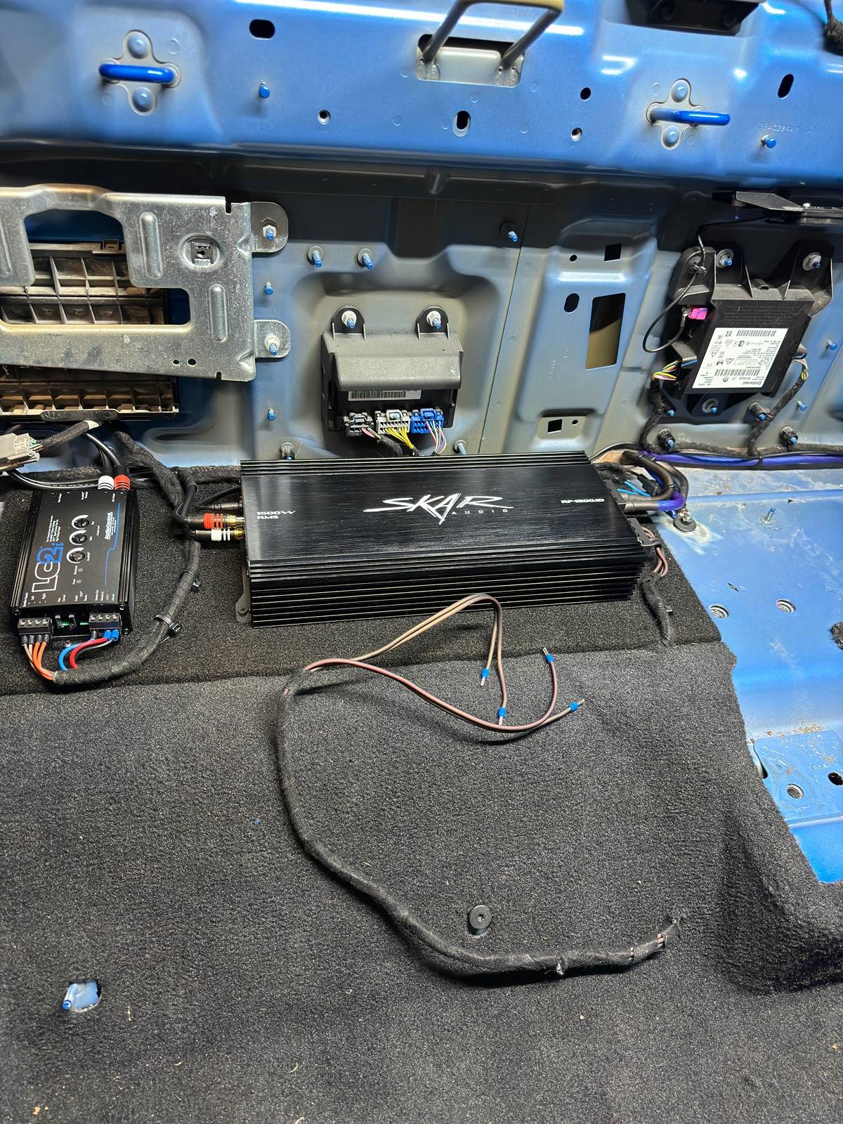 Jeep Gladiator Removed the little factory subwoofer for something bigger. IMG_1182.JPG