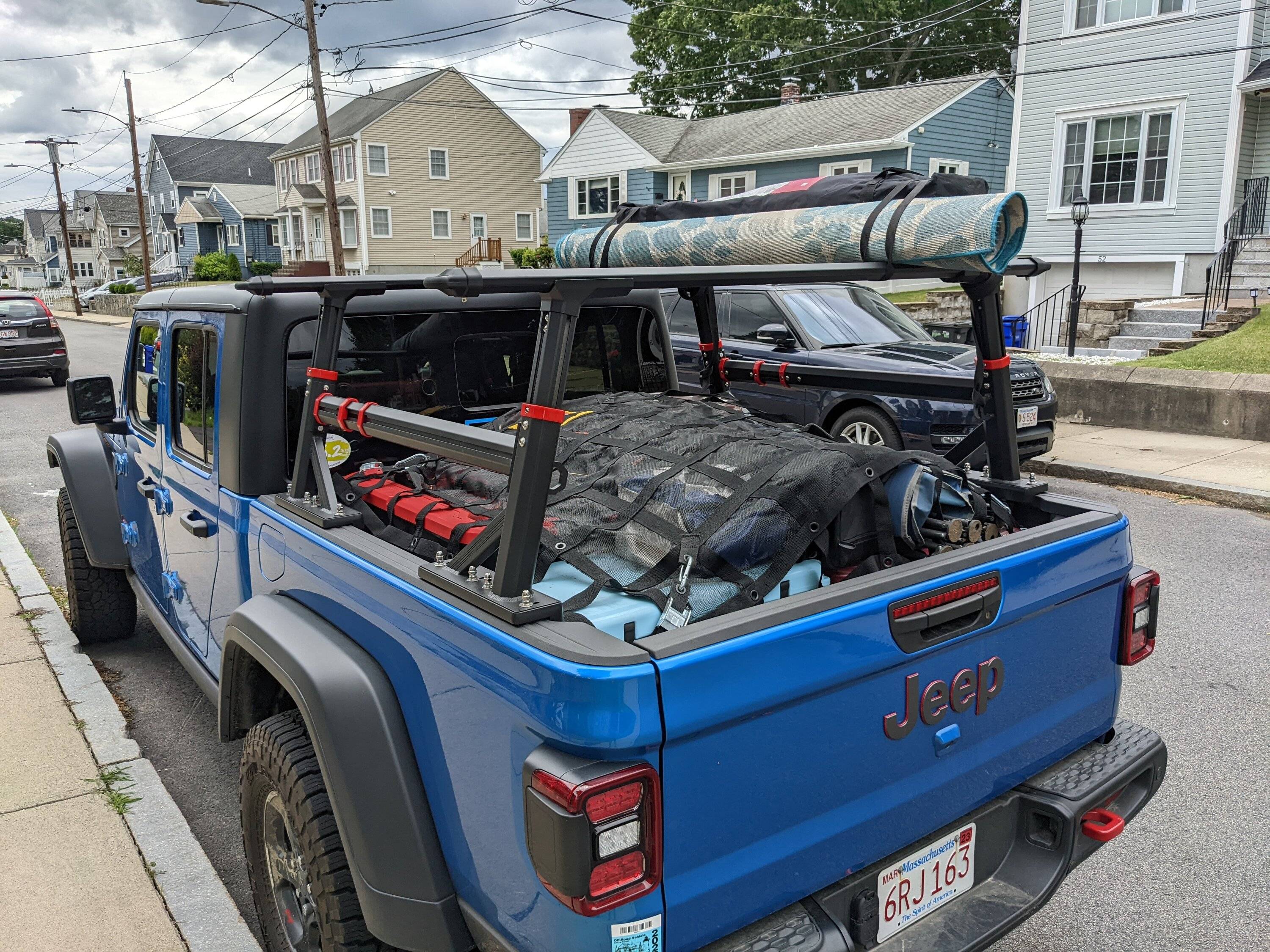 Jeep Gladiator If you have a cargo net, what size are you happy with? PXL_20220619_154415827