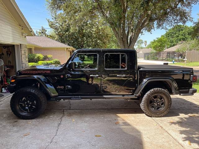 Jeep Gladiator BLACK Gladiator JT Club side