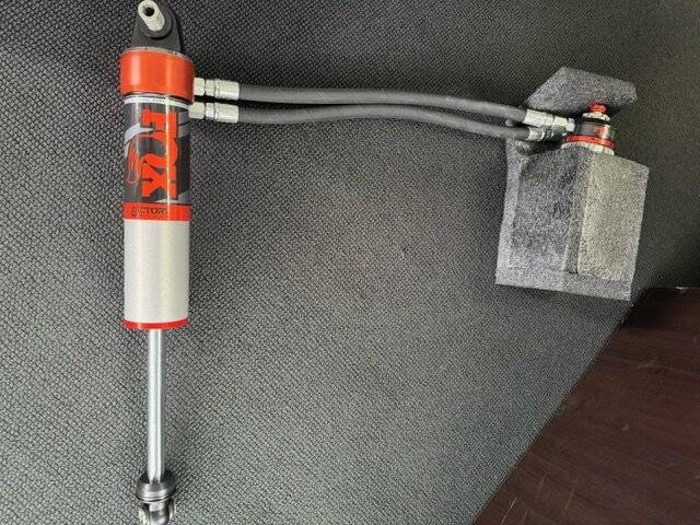 Jeep Gladiator NIB - FOX FACTORY RACE SERIES 3.0 INTERNAL BYPASS RESERVOIR SHOCKS image3