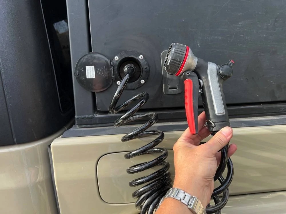 Jeep Gladiator Overlanding RTT options 25_ExteriorShower_3