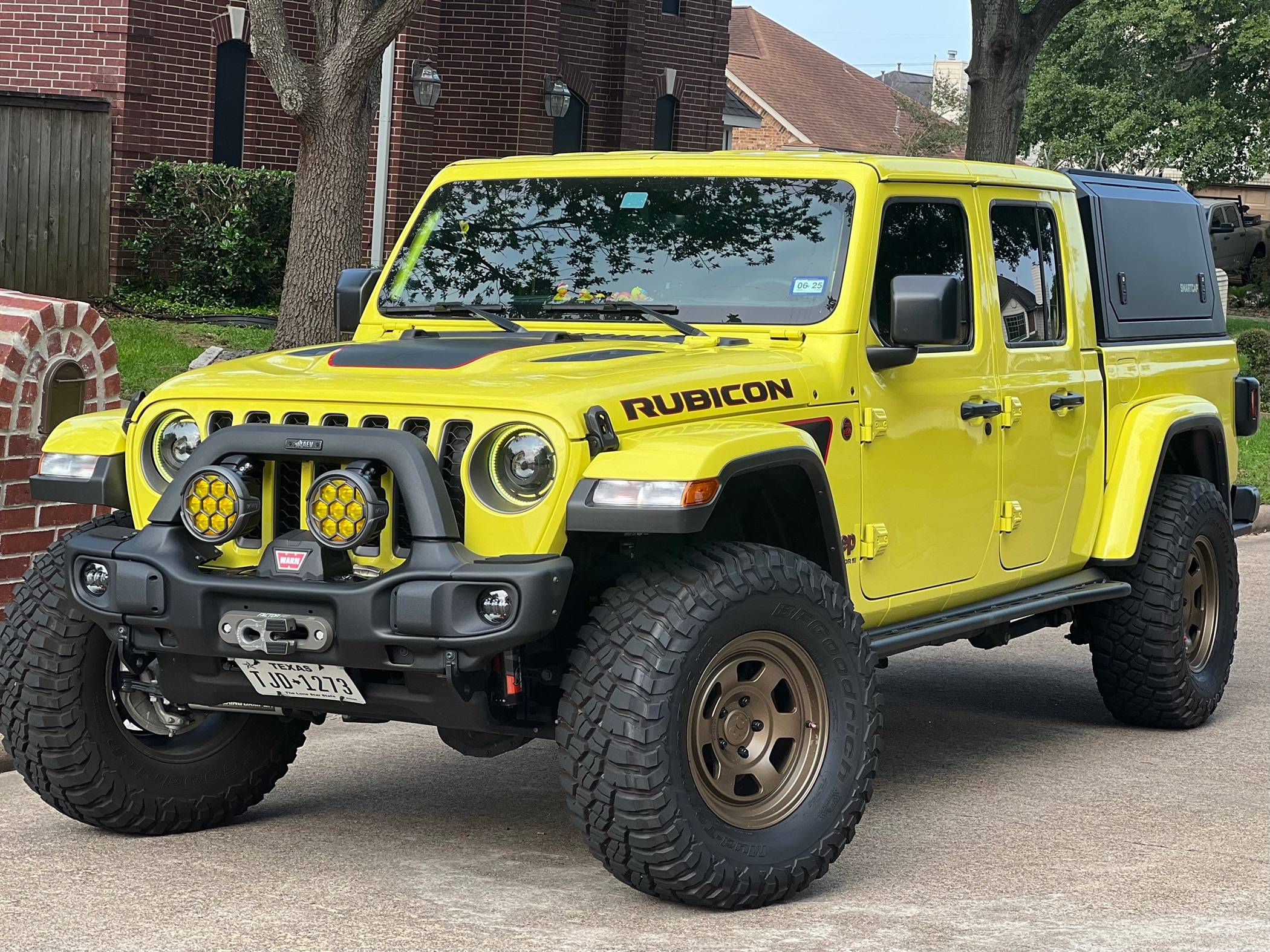 Jeep Gladiator Front End Friday!! Let's see those Gladiator Front Ends! FB31DA58-B685-4590-8459-6FCE5D6A2854