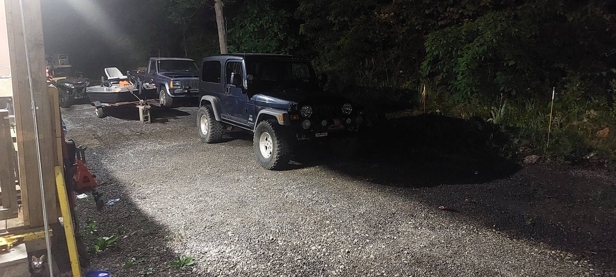 Jeep Gladiator Old school vs new school 1714873931903142811719455753200