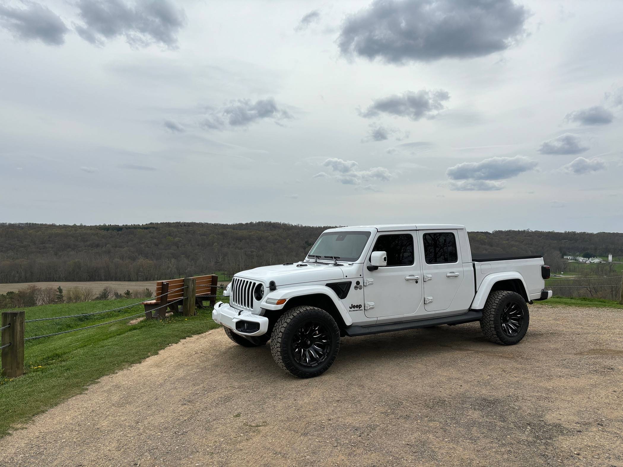 Jeep Gladiator BRIGHT WHITE Gladiator JT Club IMG_4899