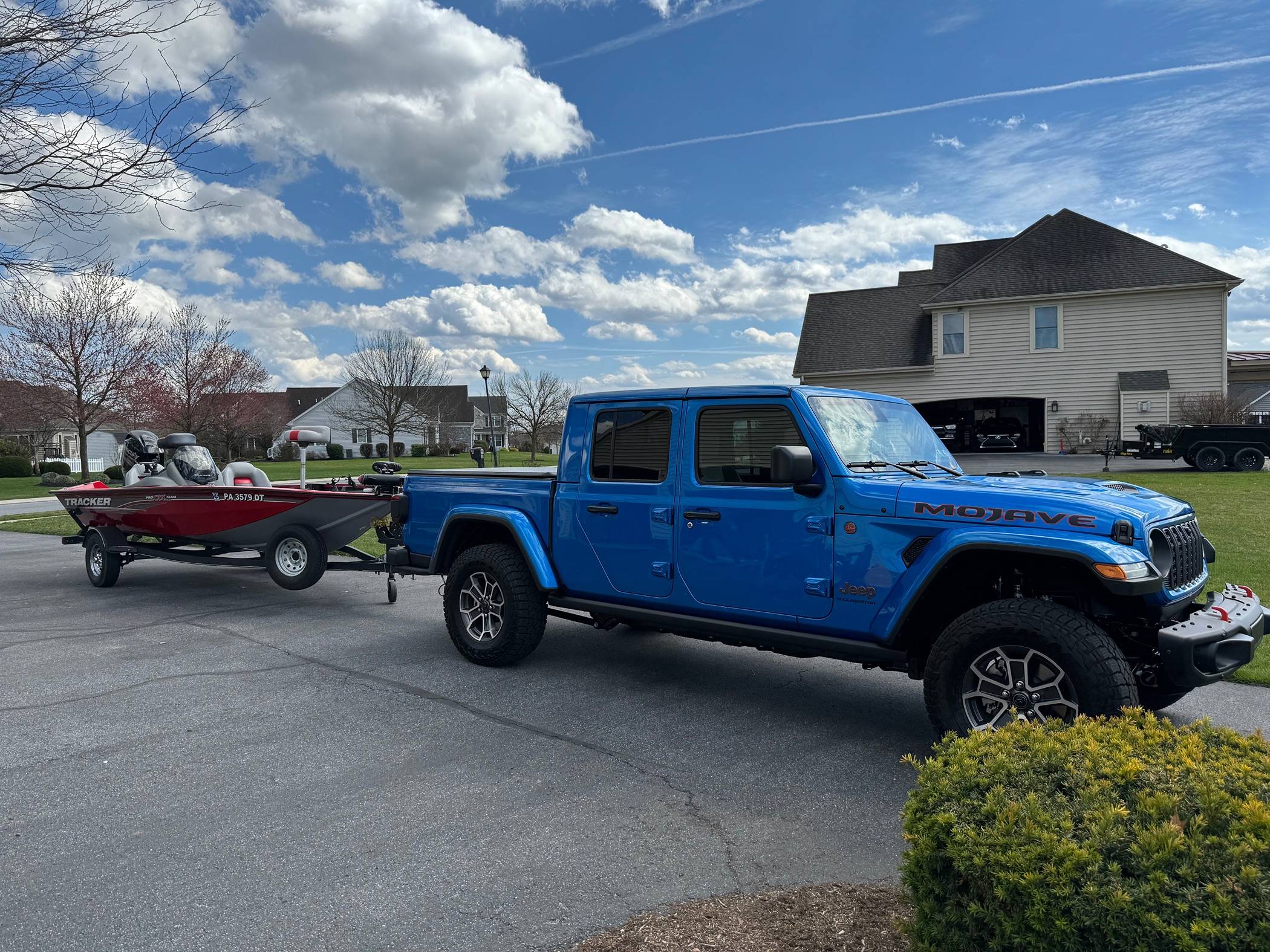 Jeep Gladiator Brought the new boat home IMG_0427