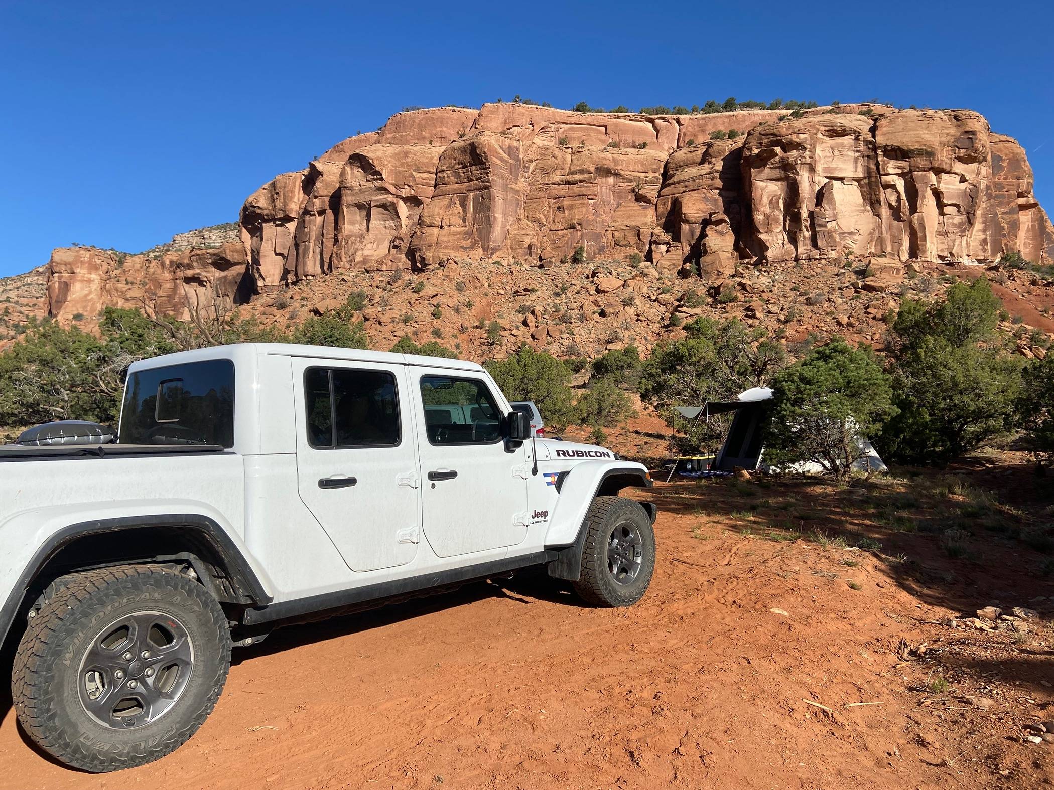 Jeep Gladiator BRIGHT WHITE Gladiator JT Club IMG_8914