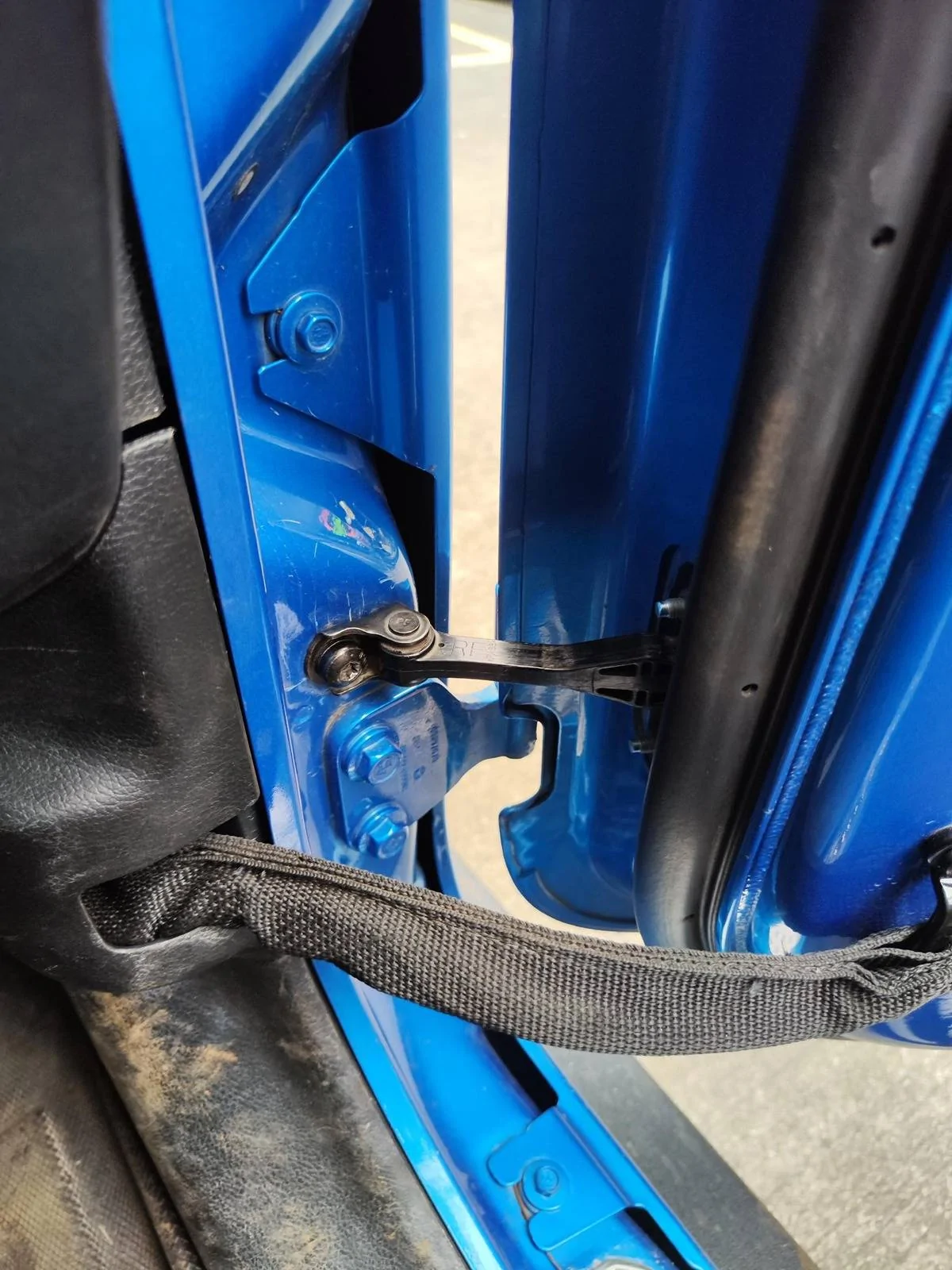 Jeep Gladiator Door hold open rod 1714986670207-8y