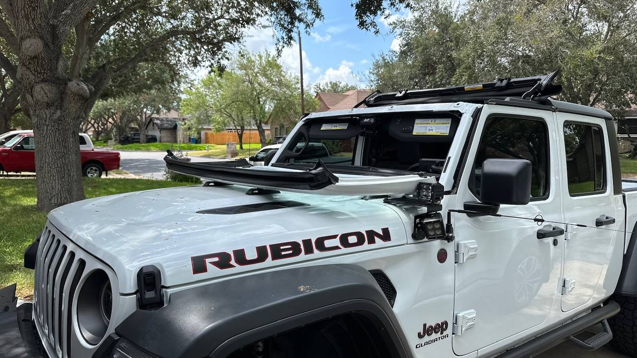 Jeep Gladiator A pillar mounts x folding the windshield 70992268564__0DB72BA7-84E5-4B32-96E3-29F6576A20A2.fullsizerender