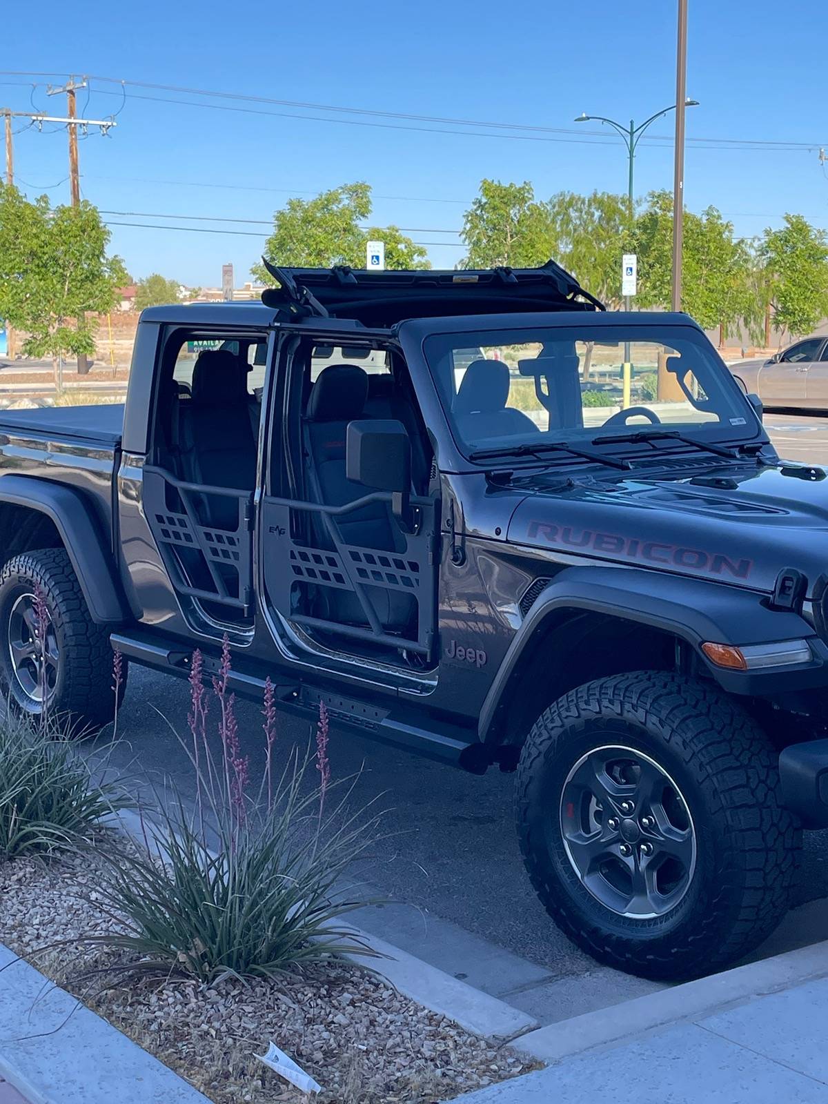Jeep Gladiator EAG Safari Tube Doors-Installed! IMG_8104