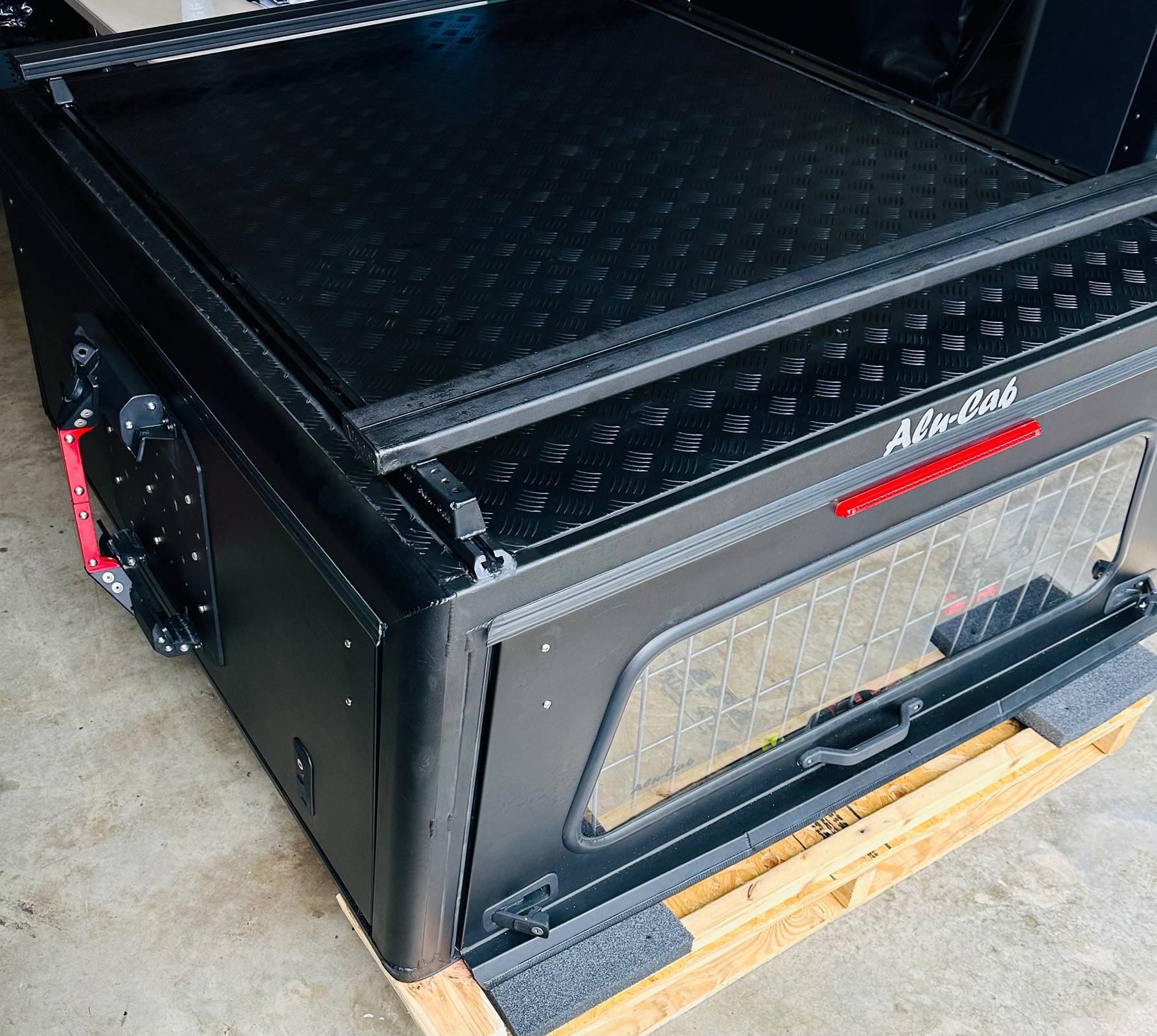 Jeep Gladiator ALU-CAB EXPLORER CANOPY w/ MODS !PRICE DROP! IMG_3214