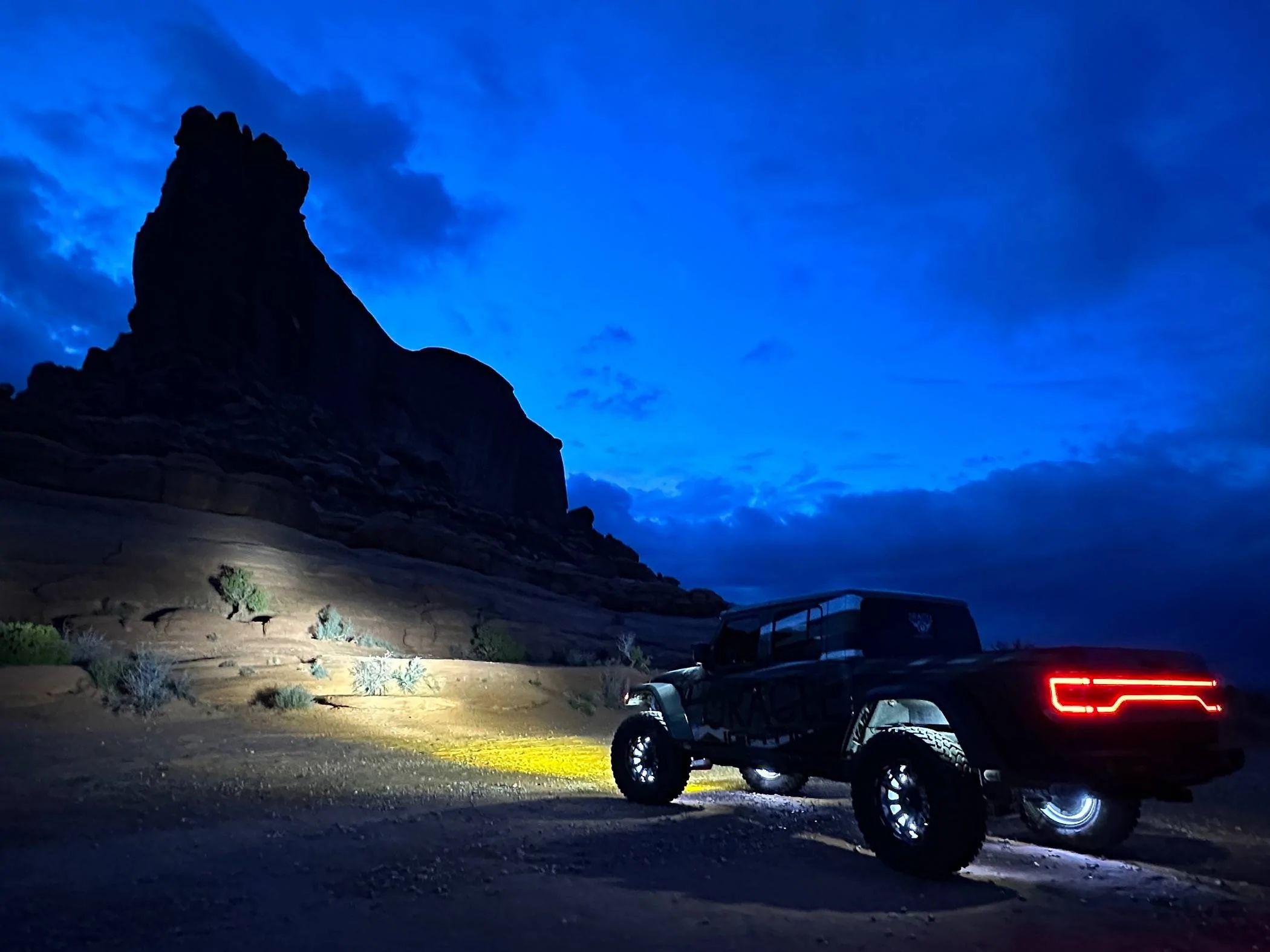 Jeep Gladiator NOW IN STOCK: ORACLE LIGHTING RACETRACK FLUSH STYLE LED TAILGATE PANEL LIGHT IMG_2824