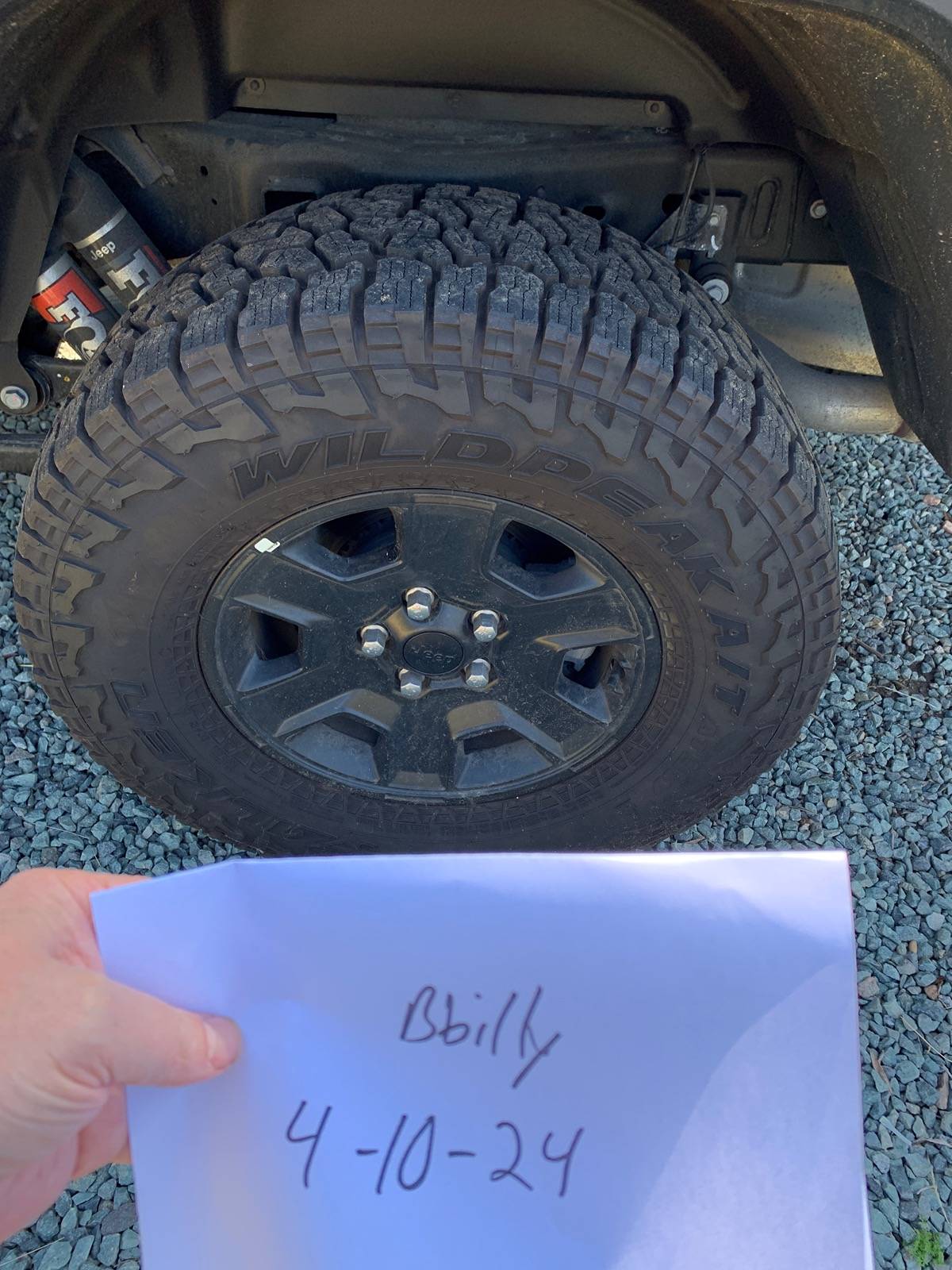 Jeep Gladiator Trade sell take off mojave at wheels w tires for overland or sahara etc wheels IMG_2442