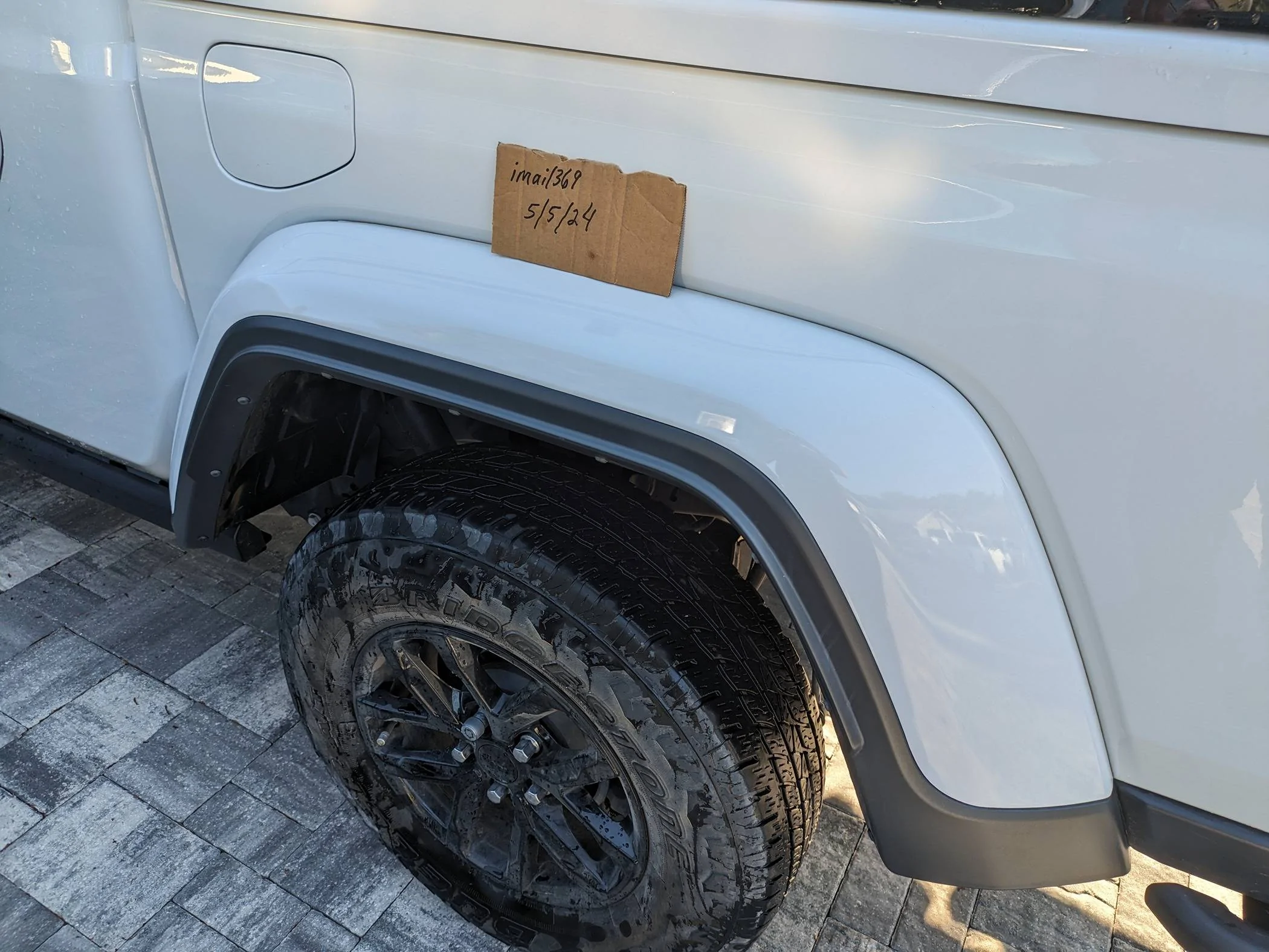 Jeep Gladiator Factory White Fender Flares PXL_20240505_222022293