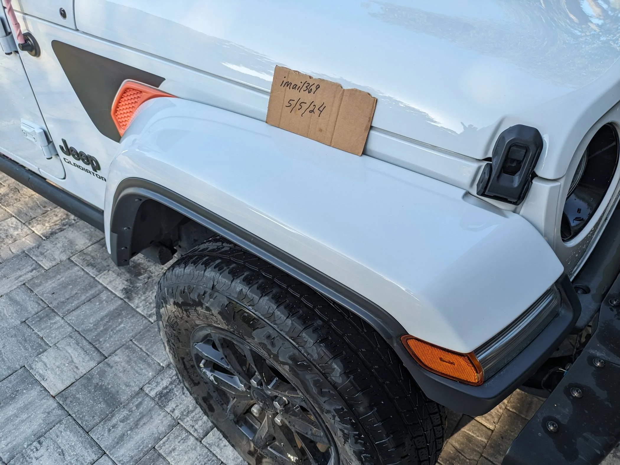 Jeep Gladiator Factory White Fender Flares PXL_20240505_221953045