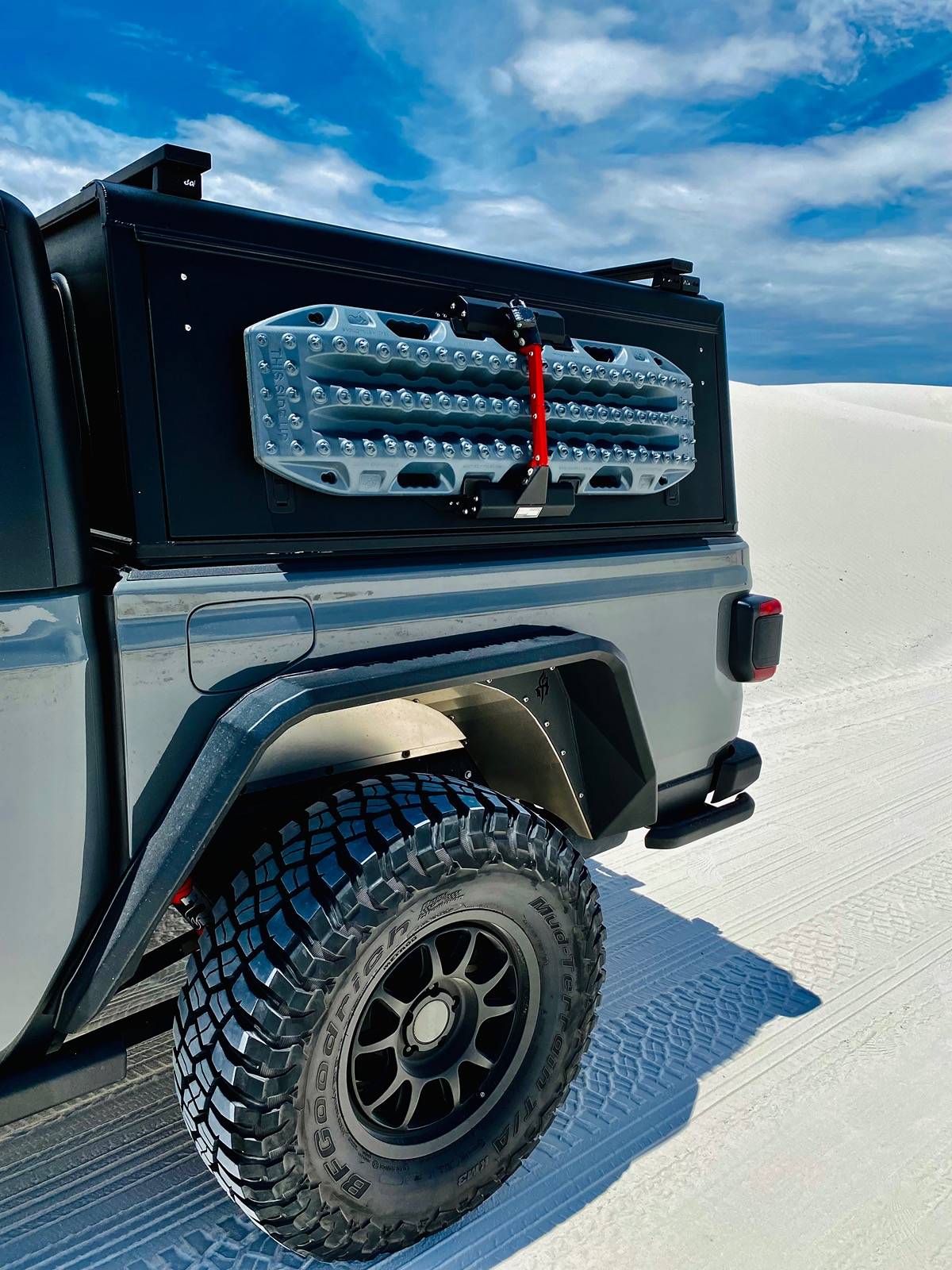Jeep Gladiator ALU-CAB EXPLORER CANOPY w/ MODS !PRICE DROP! IMG_9057