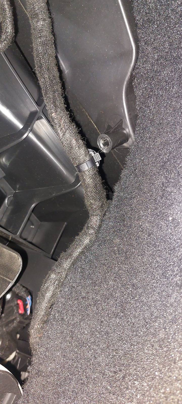 Jeep Gladiator looking for aux wires 17154589243021343276761018992937