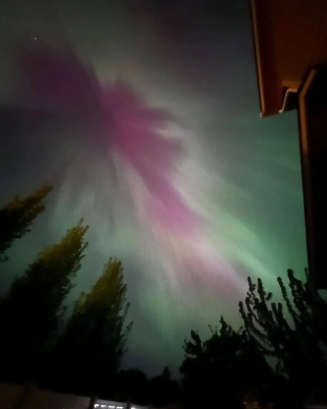 Jeep Gladiator Aurora Borealis 5-10-24. Post Yours 441963575_18262069384232692_3325877340701298570_n