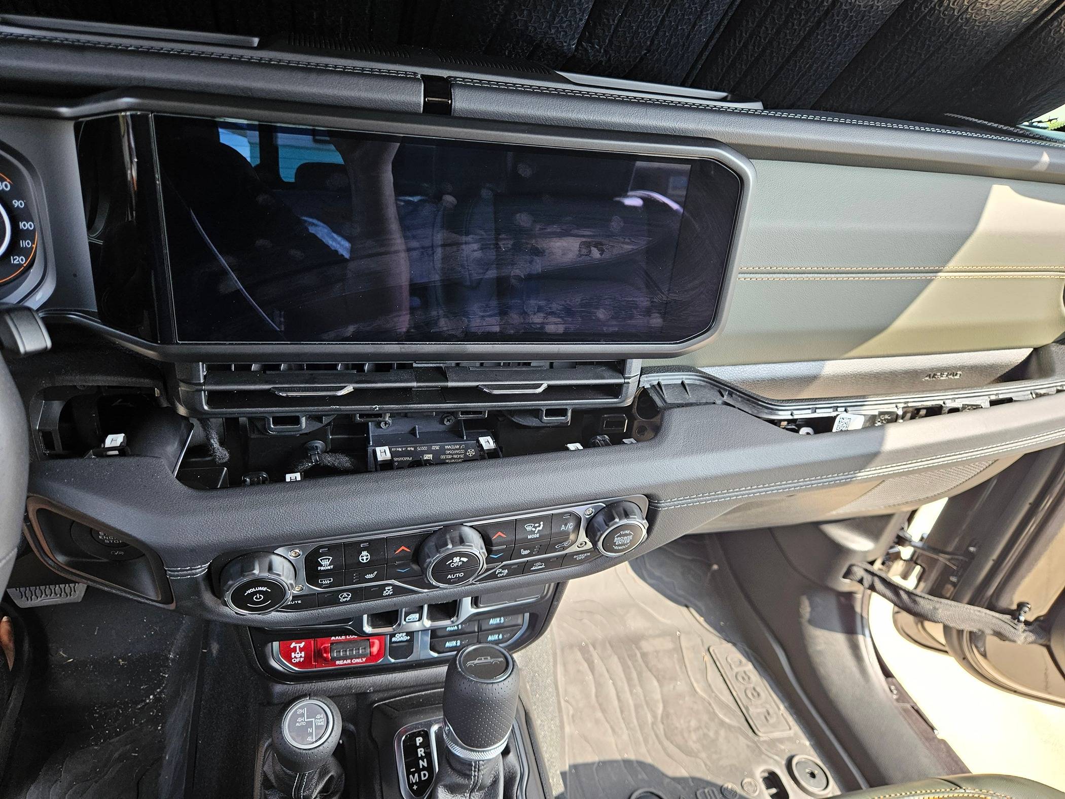 Jeep Gladiator 2024 Mojavicon to be 20240511_101204