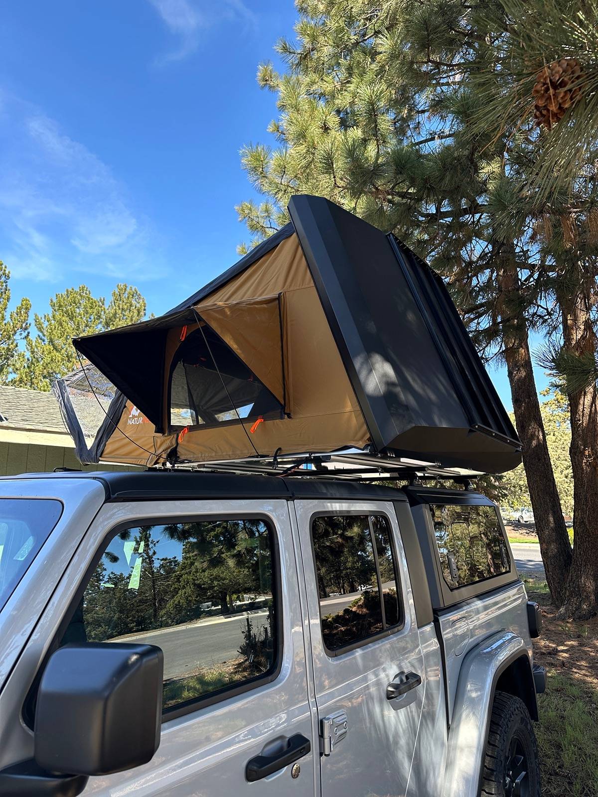 Jeep Gladiator RSI Smart Cap -- which hard shell roof top tent RTT to use with it? IMG_3191