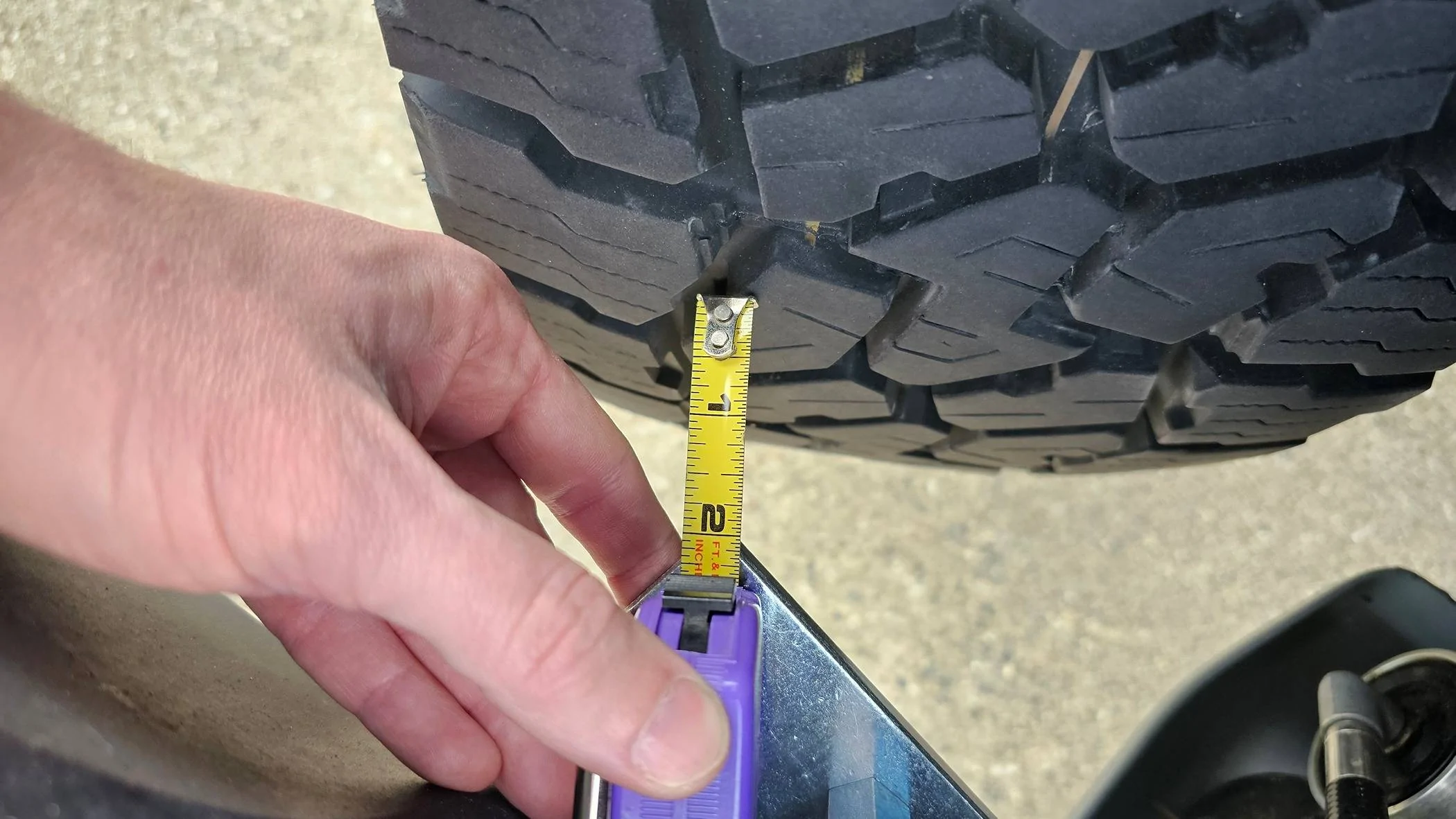Jeep Gladiator Tire Clearance to bumper - adding dune flag bracket 1000006193