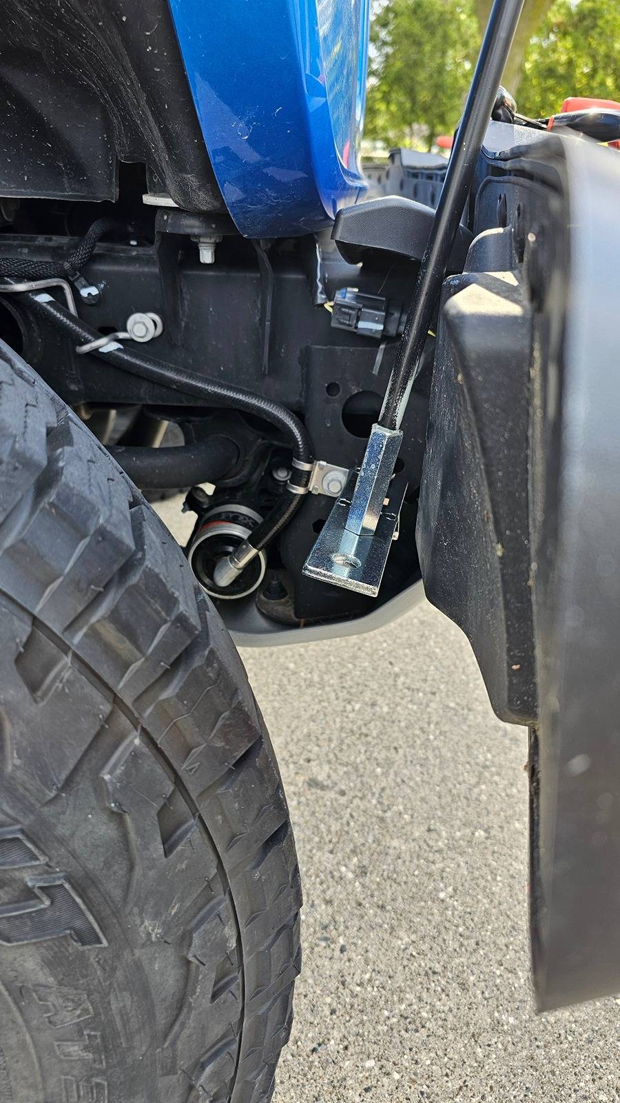 Jeep Gladiator Tire Clearance to bumper - adding dune flag bracket 1000006191