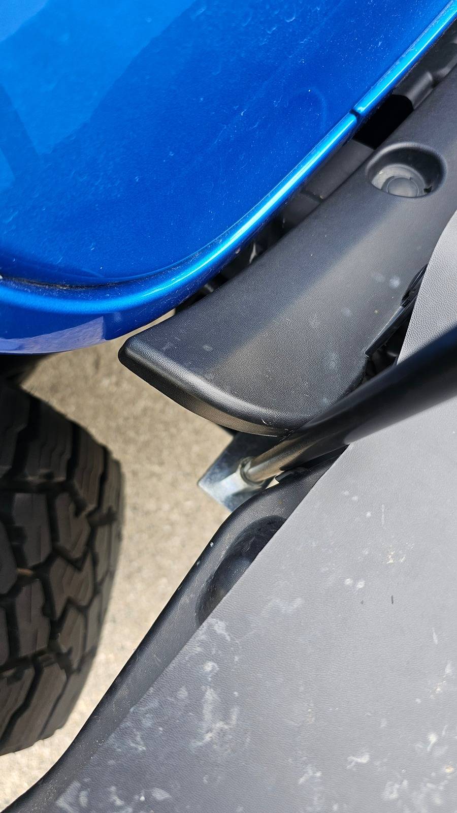 Jeep Gladiator Tire Clearance to bumper - adding dune flag bracket 1000006202
