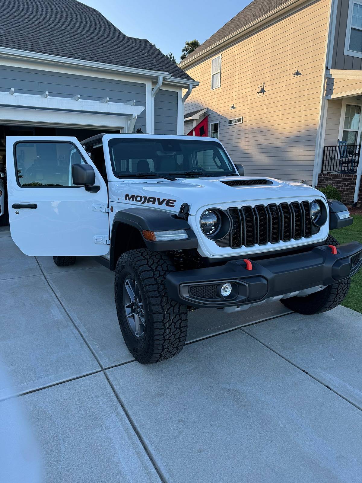Jeep Gladiator BRIGHT WHITE Gladiator JT Club IMG_1776
