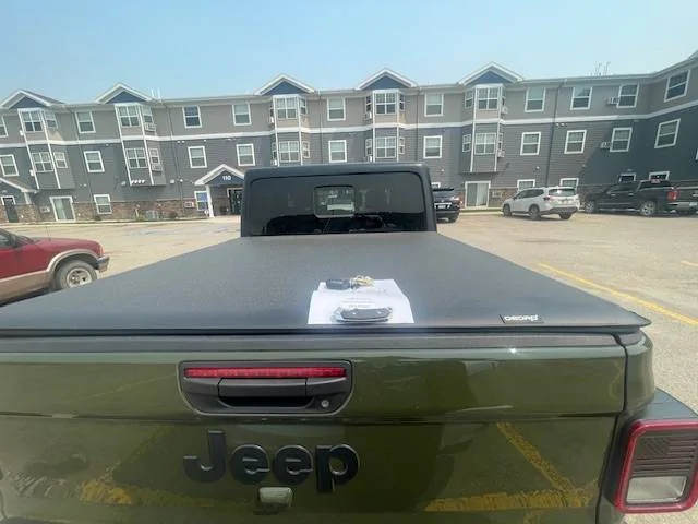 Jeep Gladiator Gladiator Bed Tonneau IMG_3845 (1)