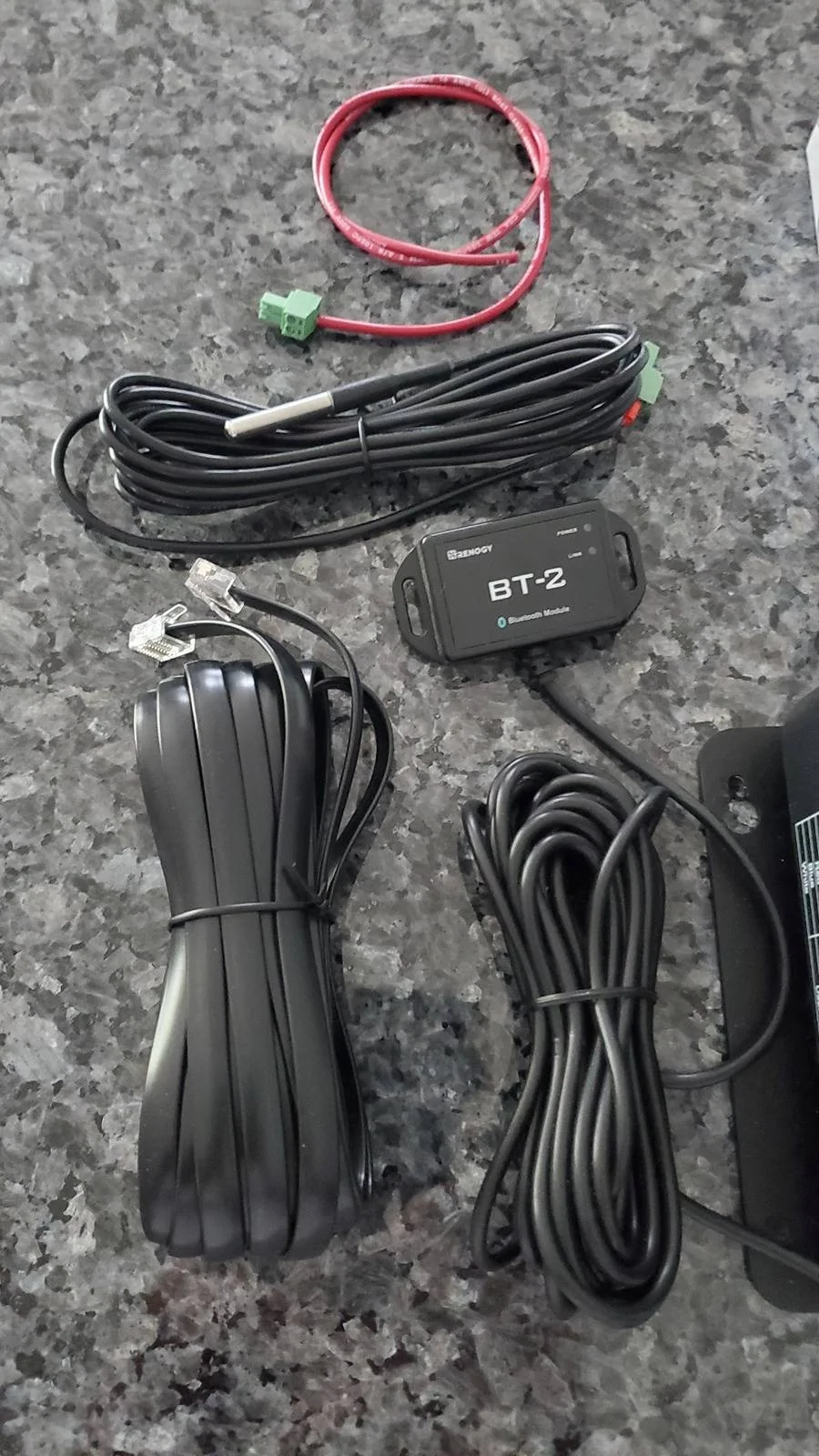 Jeep Gladiator Renogy DCC50S 12V 50A DC-DC On-Board Charger with MPPT and One Core Renogy Cables